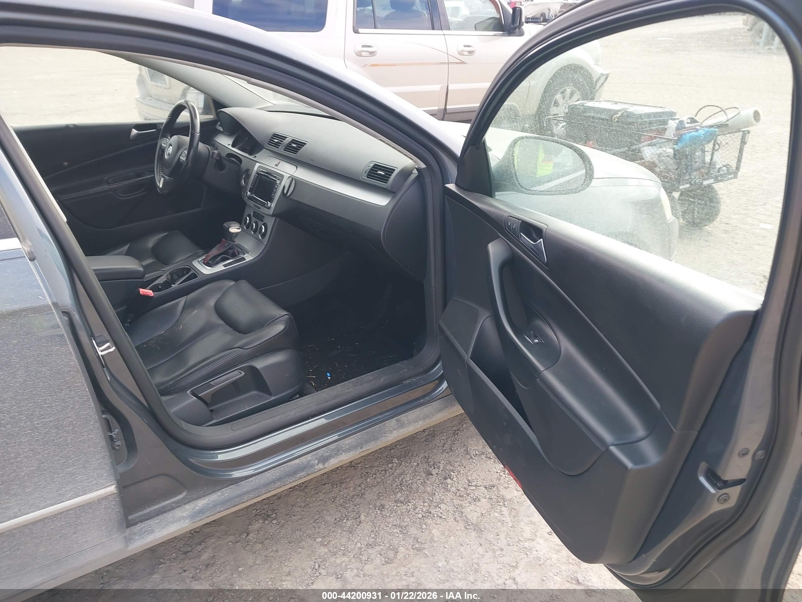 VOLKSWAGEN PASSAT image 5