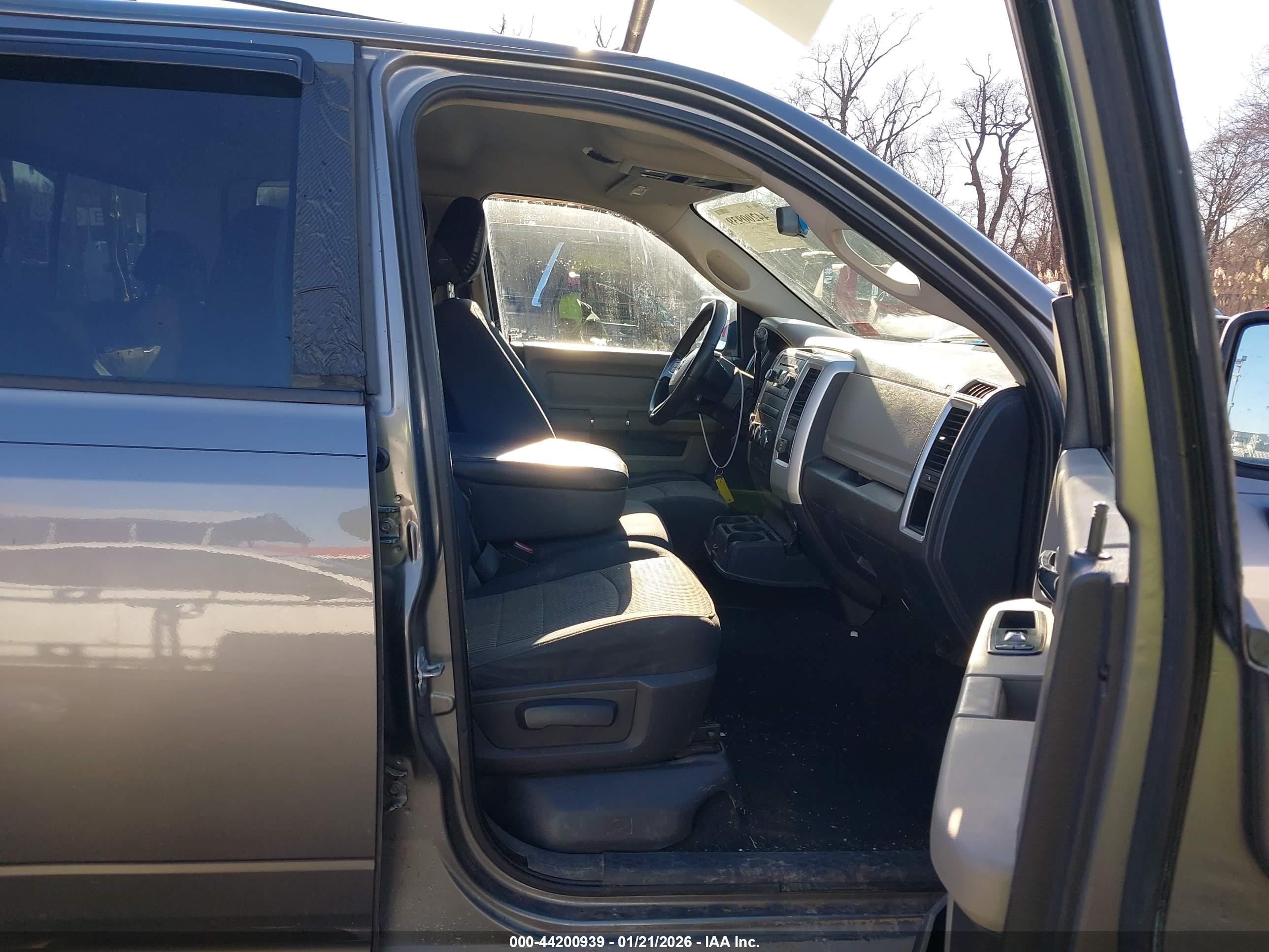 DODGE RAM image 5