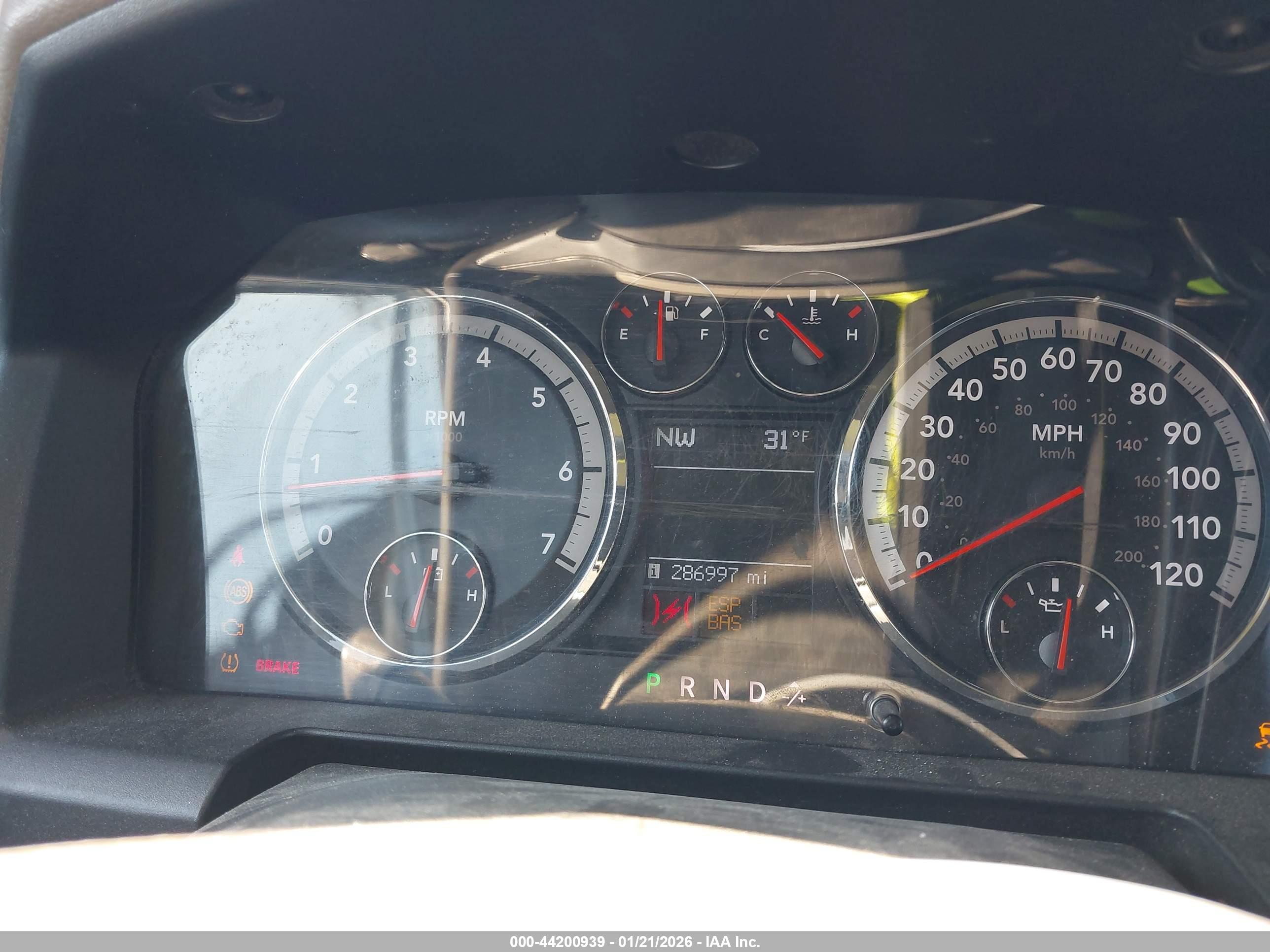 DODGE RAM image 7