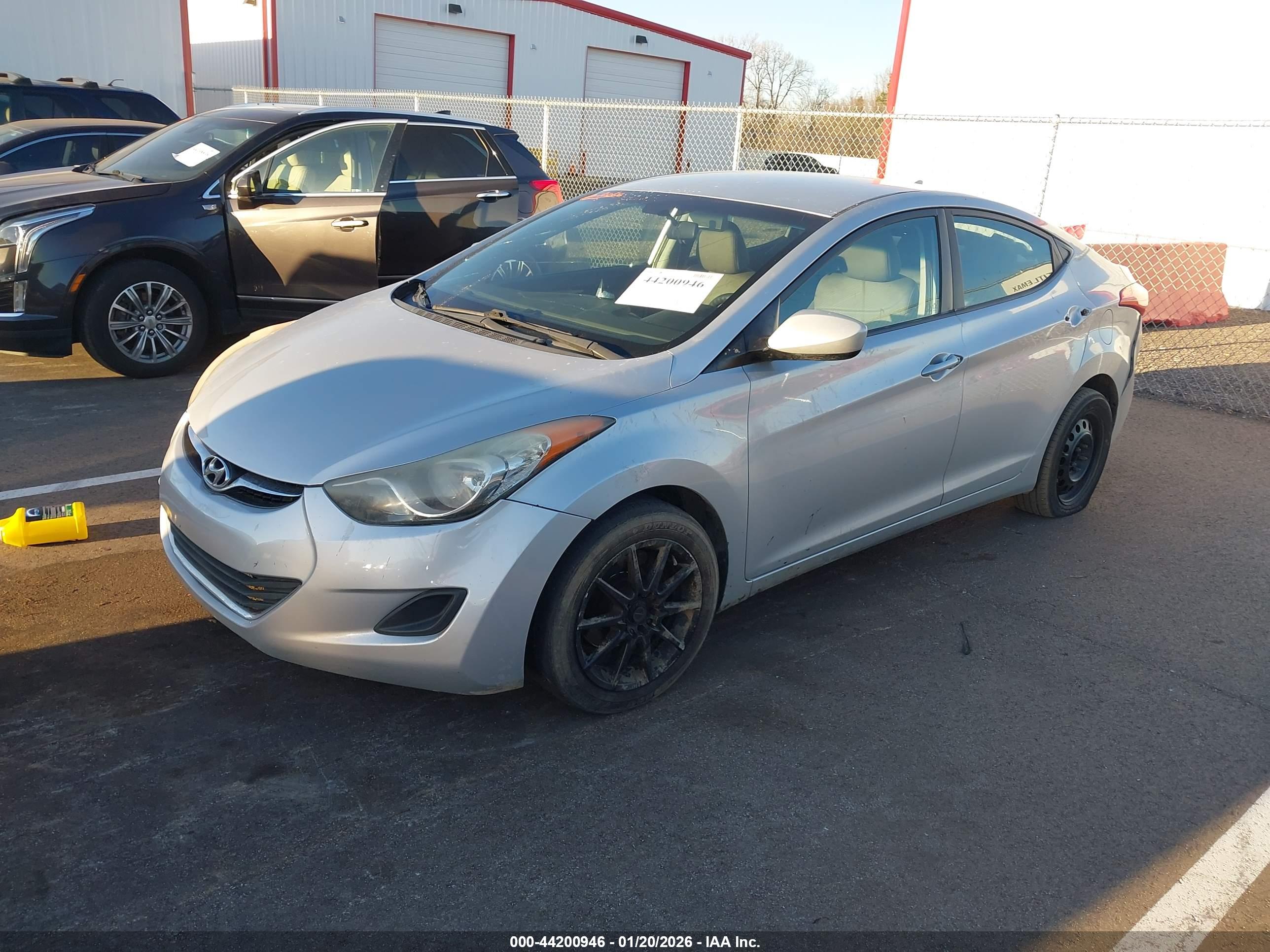 HYUNDAI ELANTRA image 2