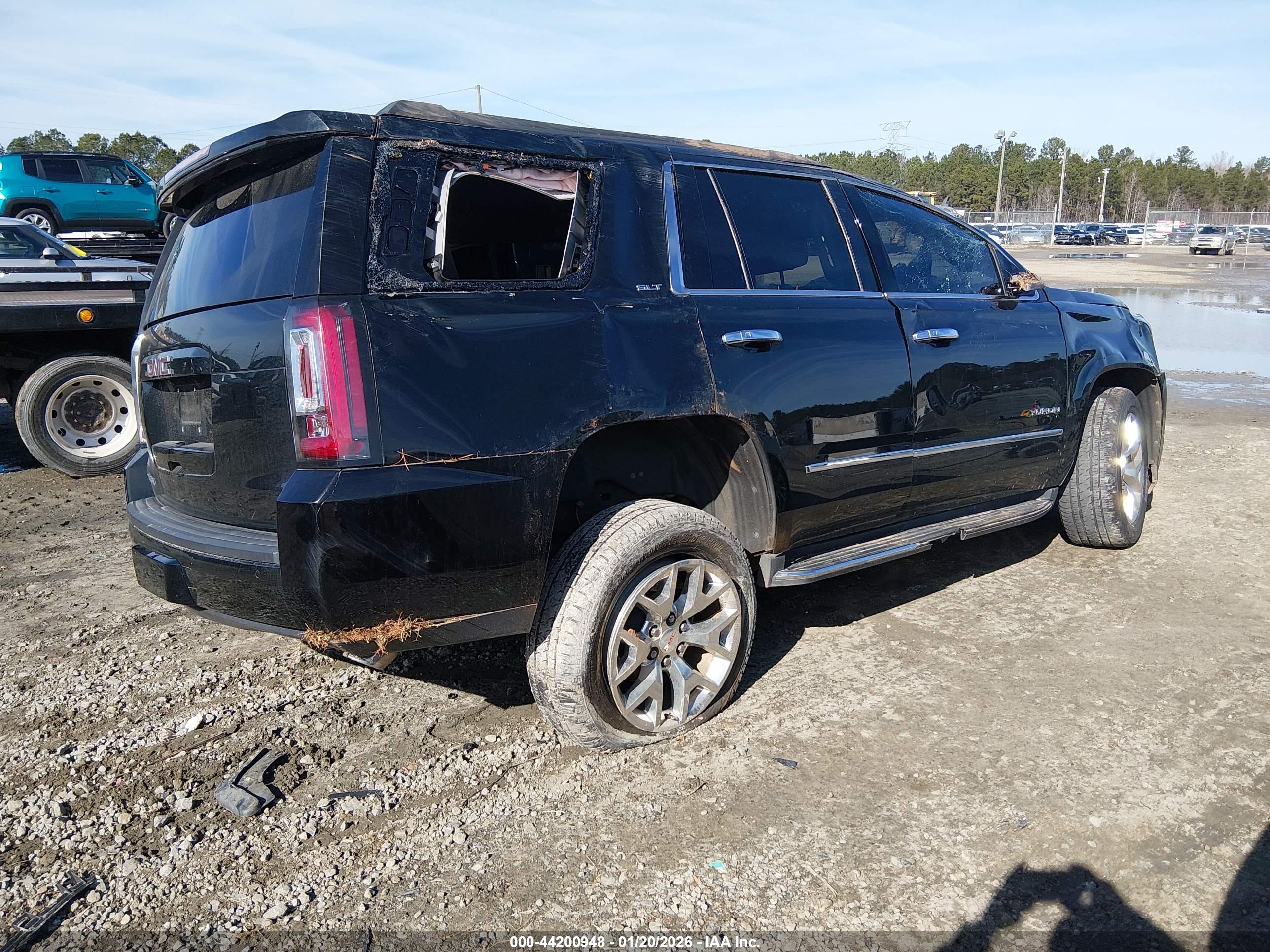 GMC YUKON image 4