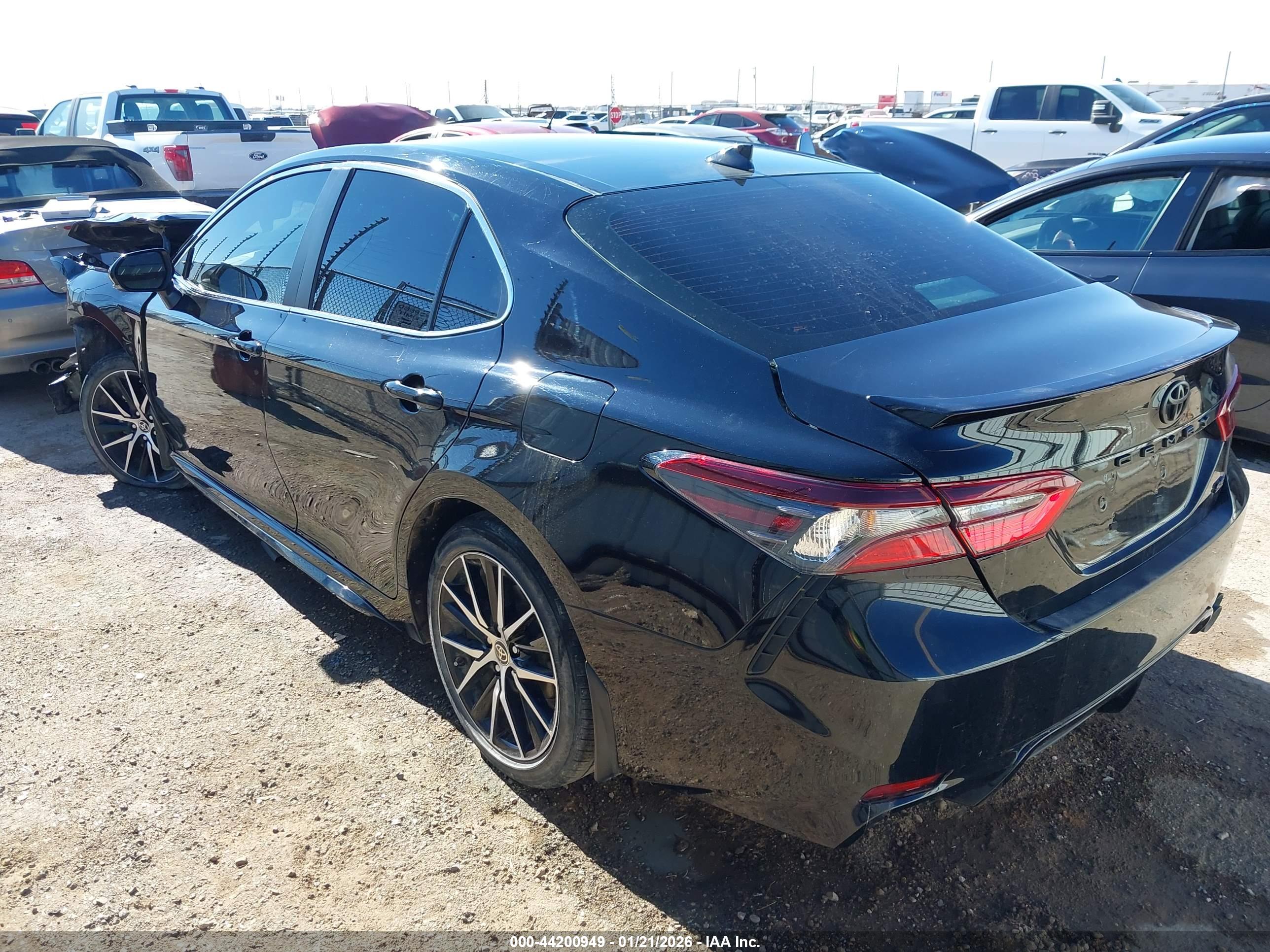 TOYOTA CAMRY image 3
