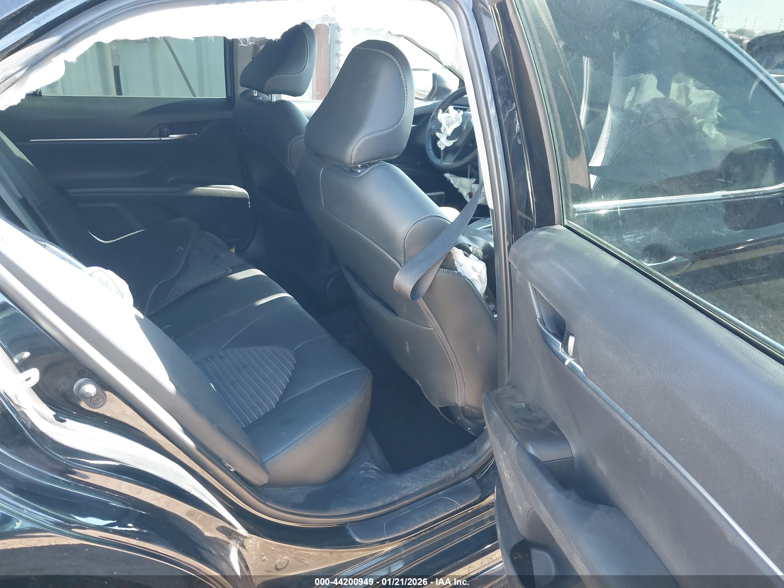 TOYOTA CAMRY image 8