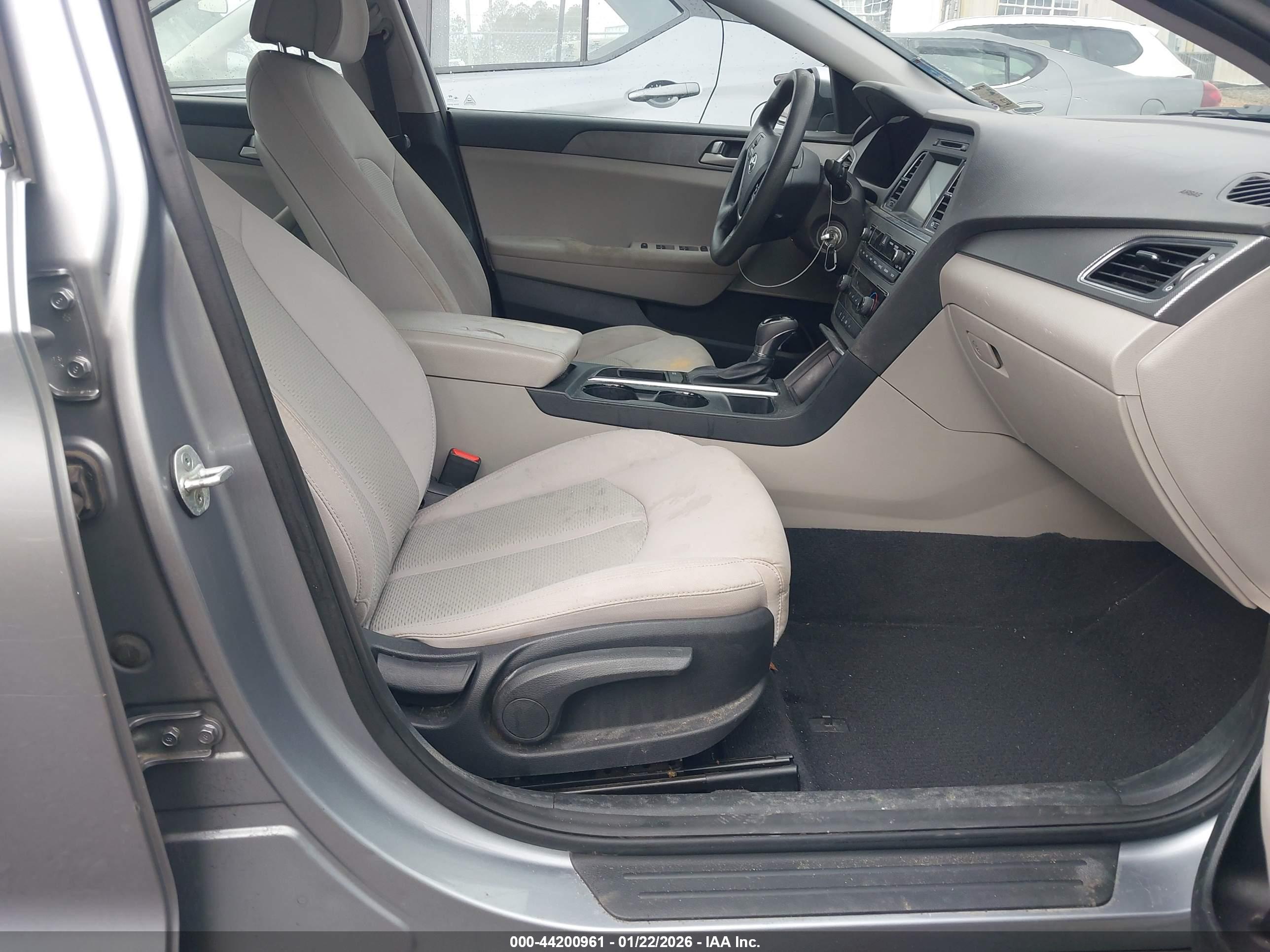 HYUNDAI SONATA image 5