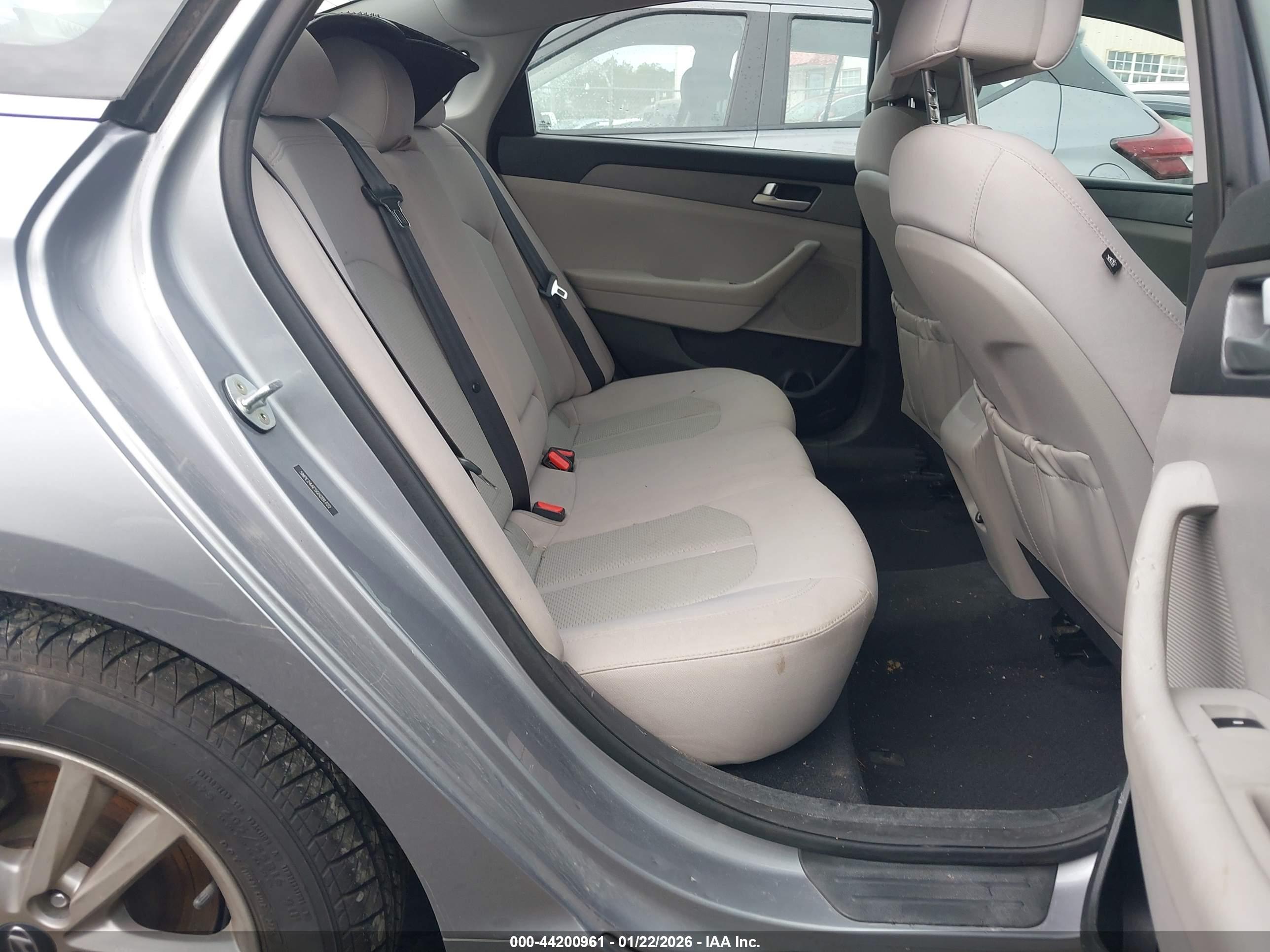 HYUNDAI SONATA image 8