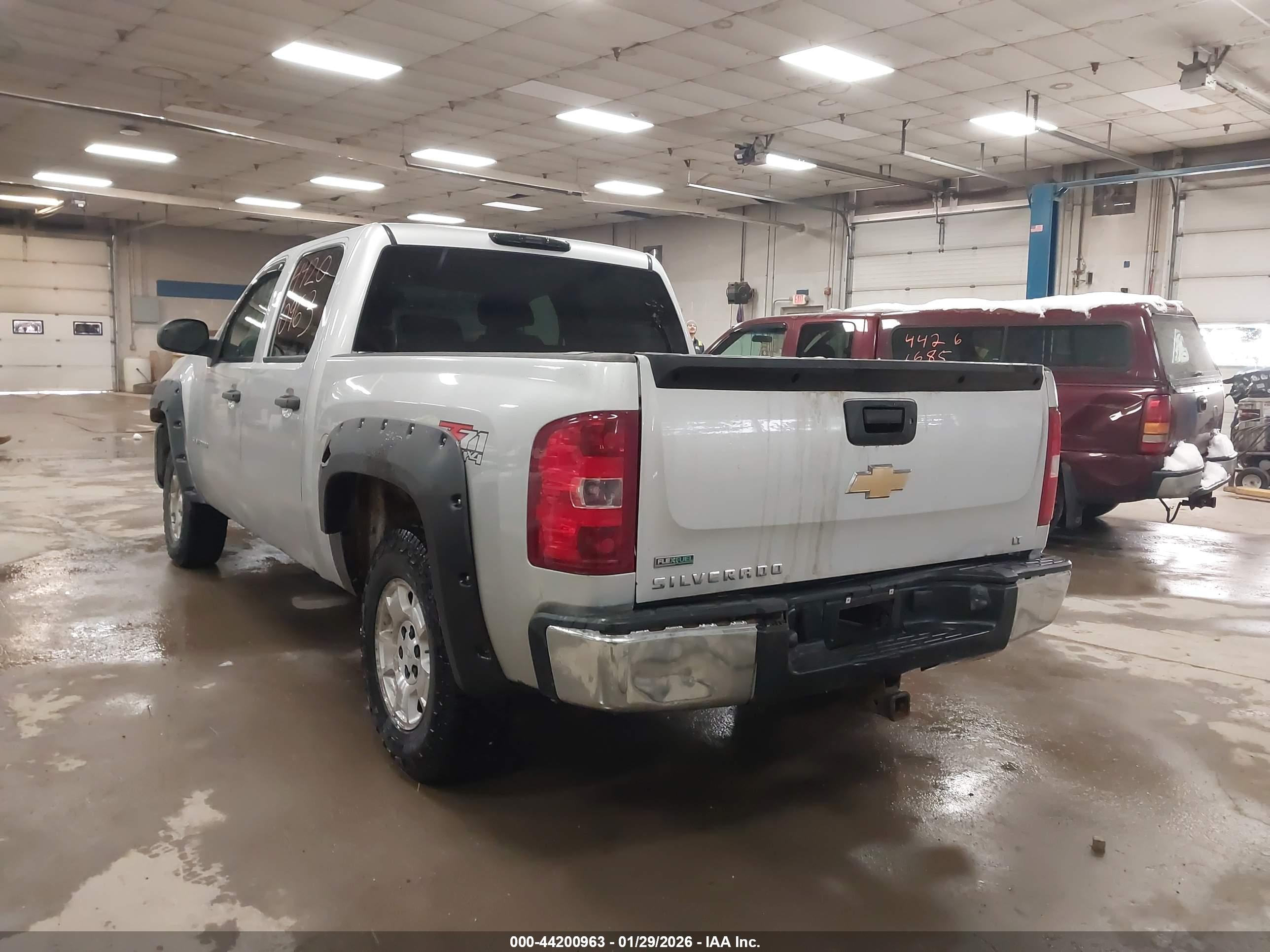 CHEVROLET SILVERADO image 3