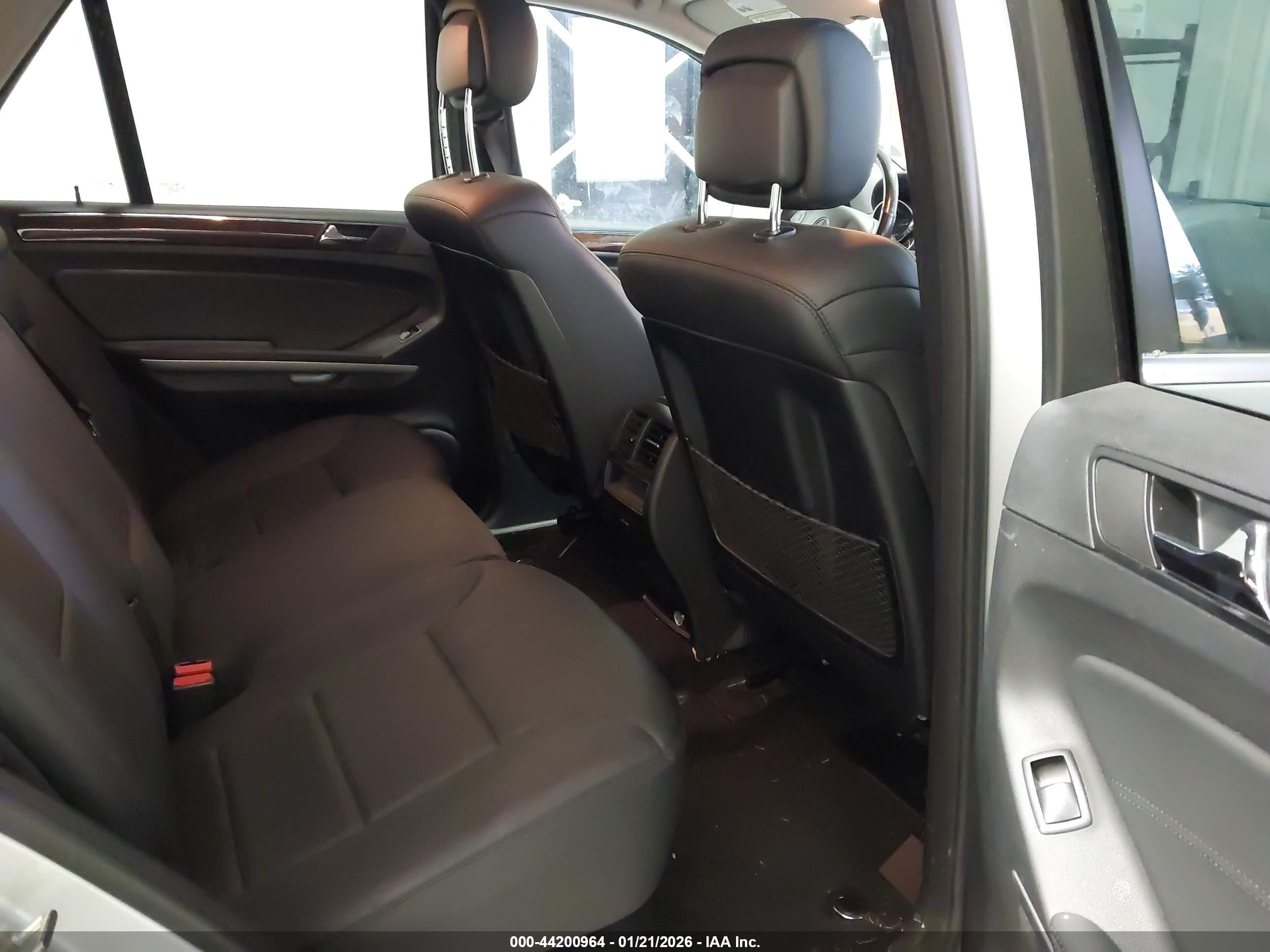 MERCEDES-BENZ ML image 8