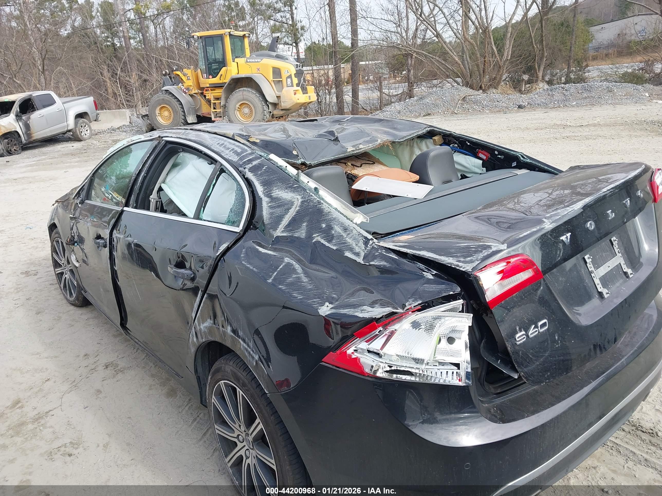 VOLVO S60 image 6