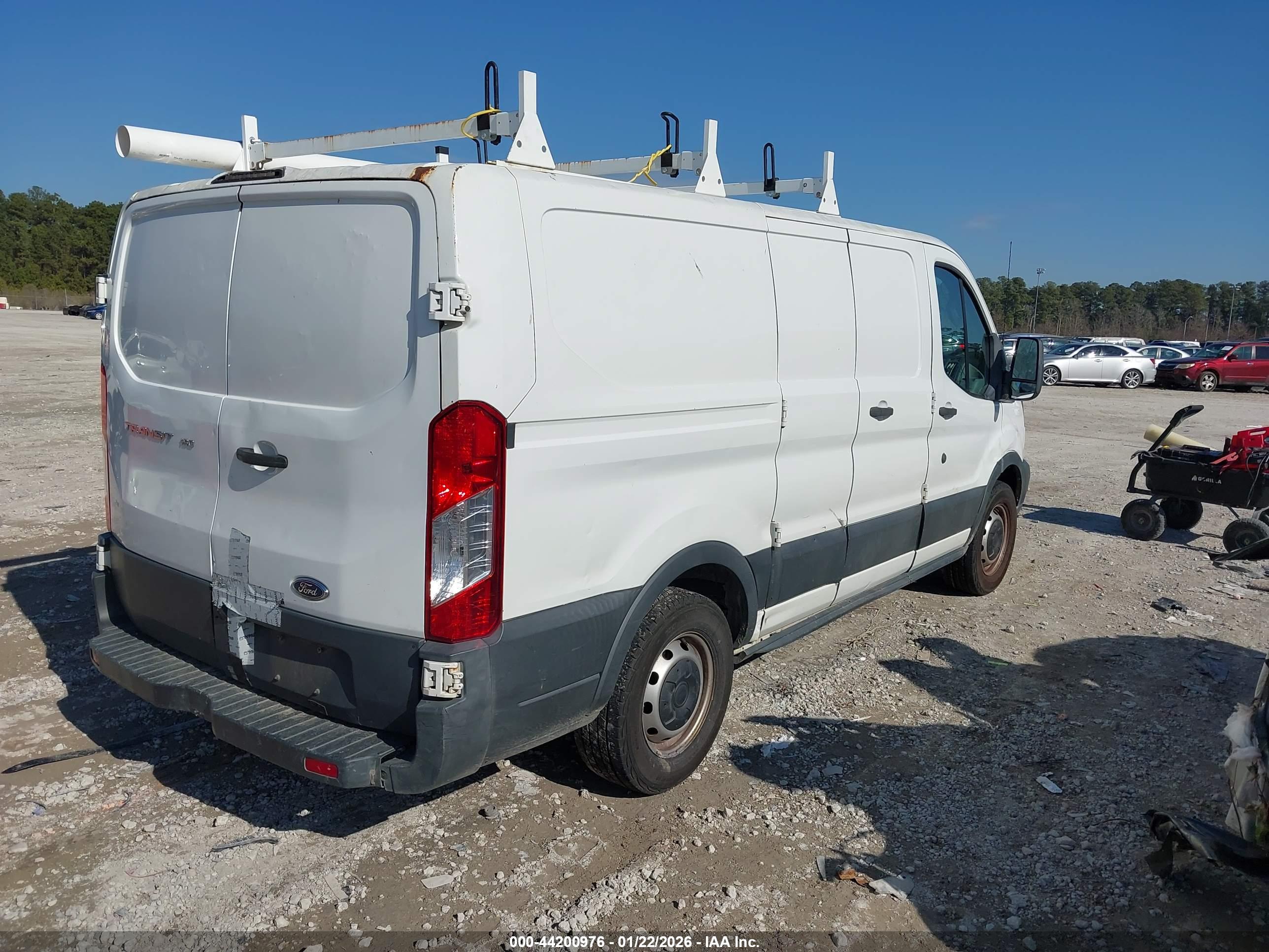 FORD TRANSIT-150 image 4