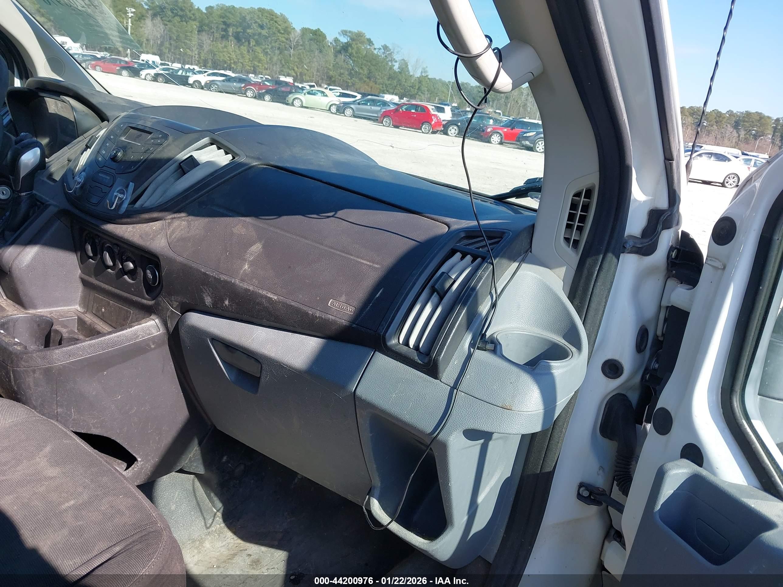 FORD TRANSIT-150 image 5