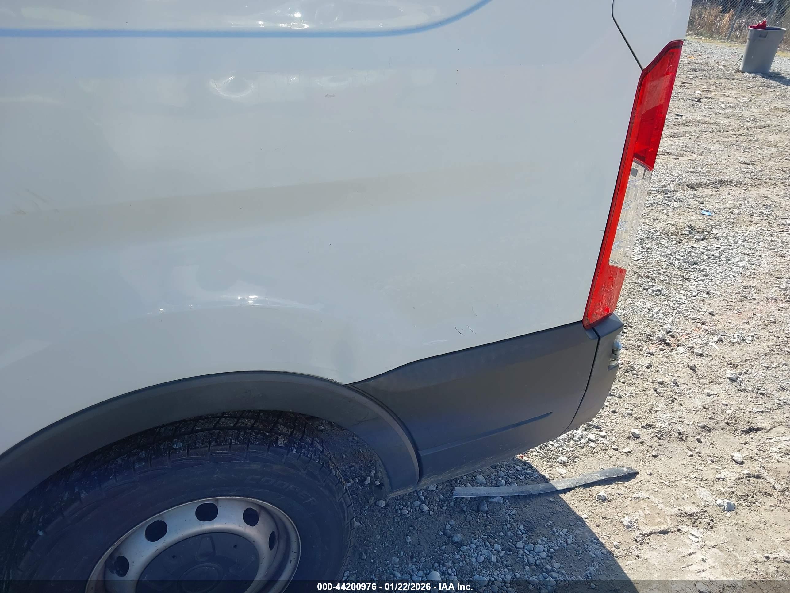 FORD TRANSIT-150 image 6