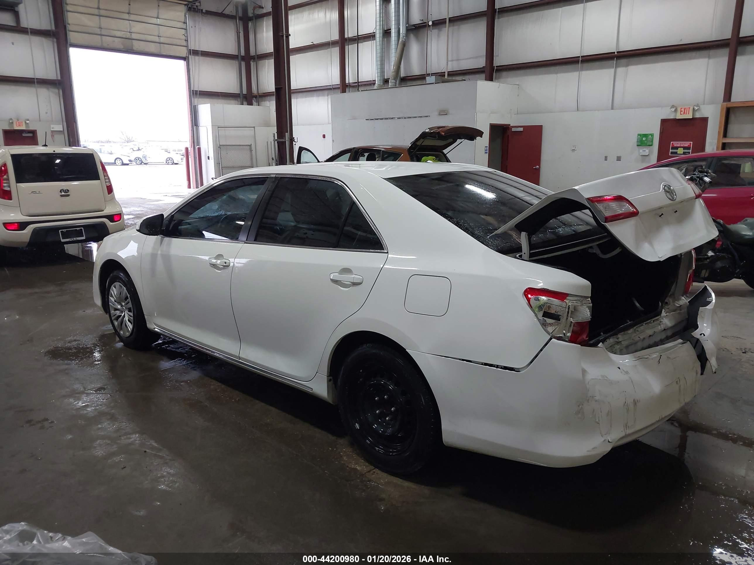 TOYOTA CAMRY image 3