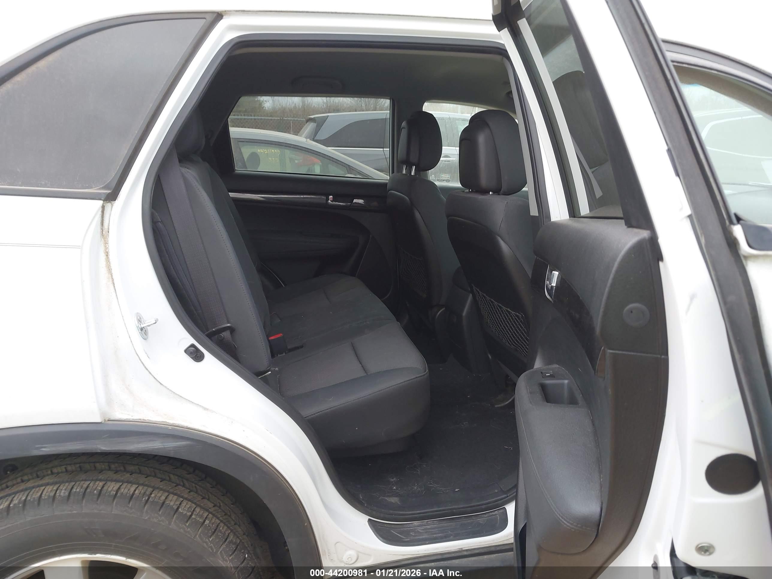 KIA SORENTO image 8
