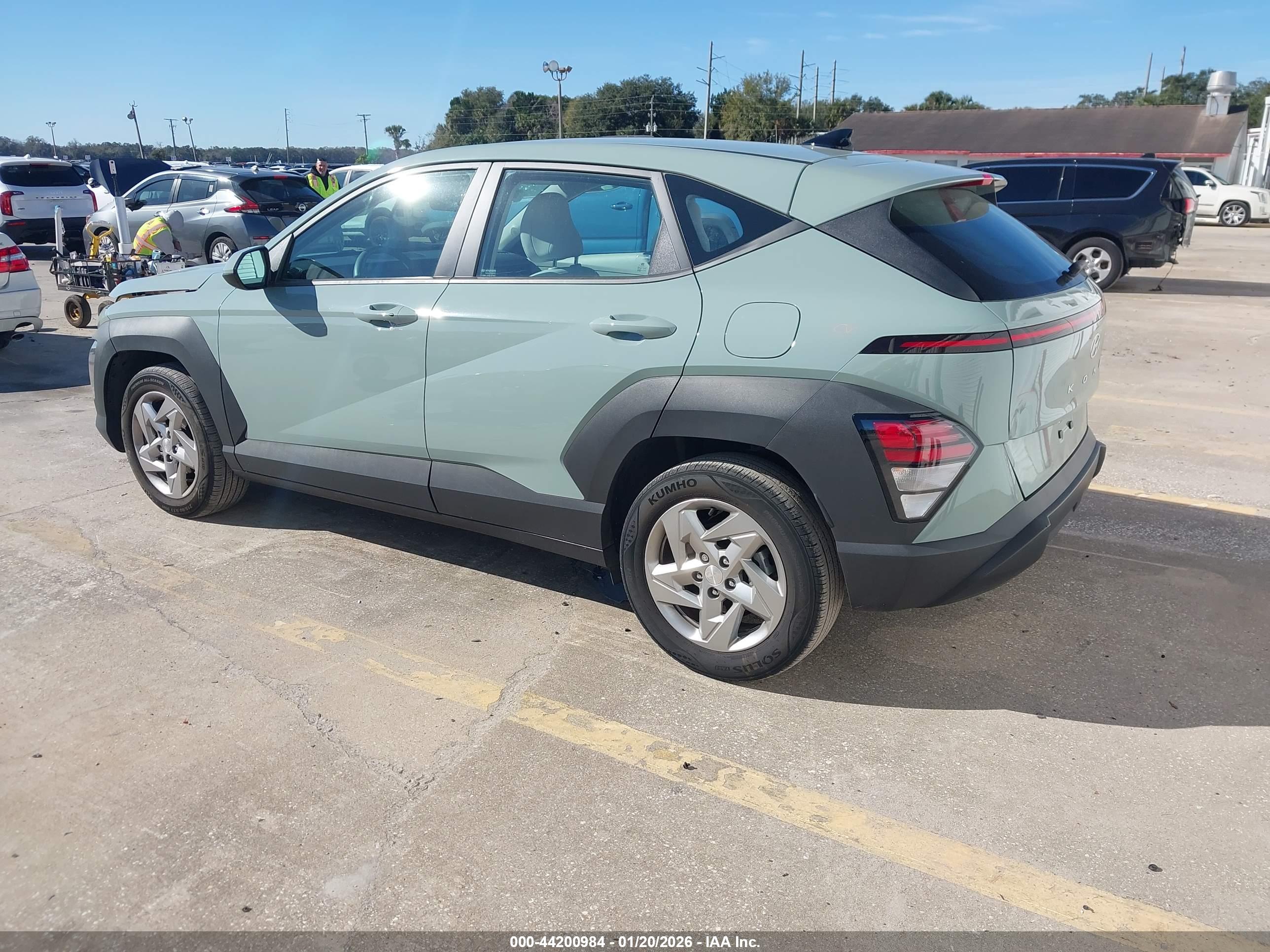 HYUNDAI KONA image 3