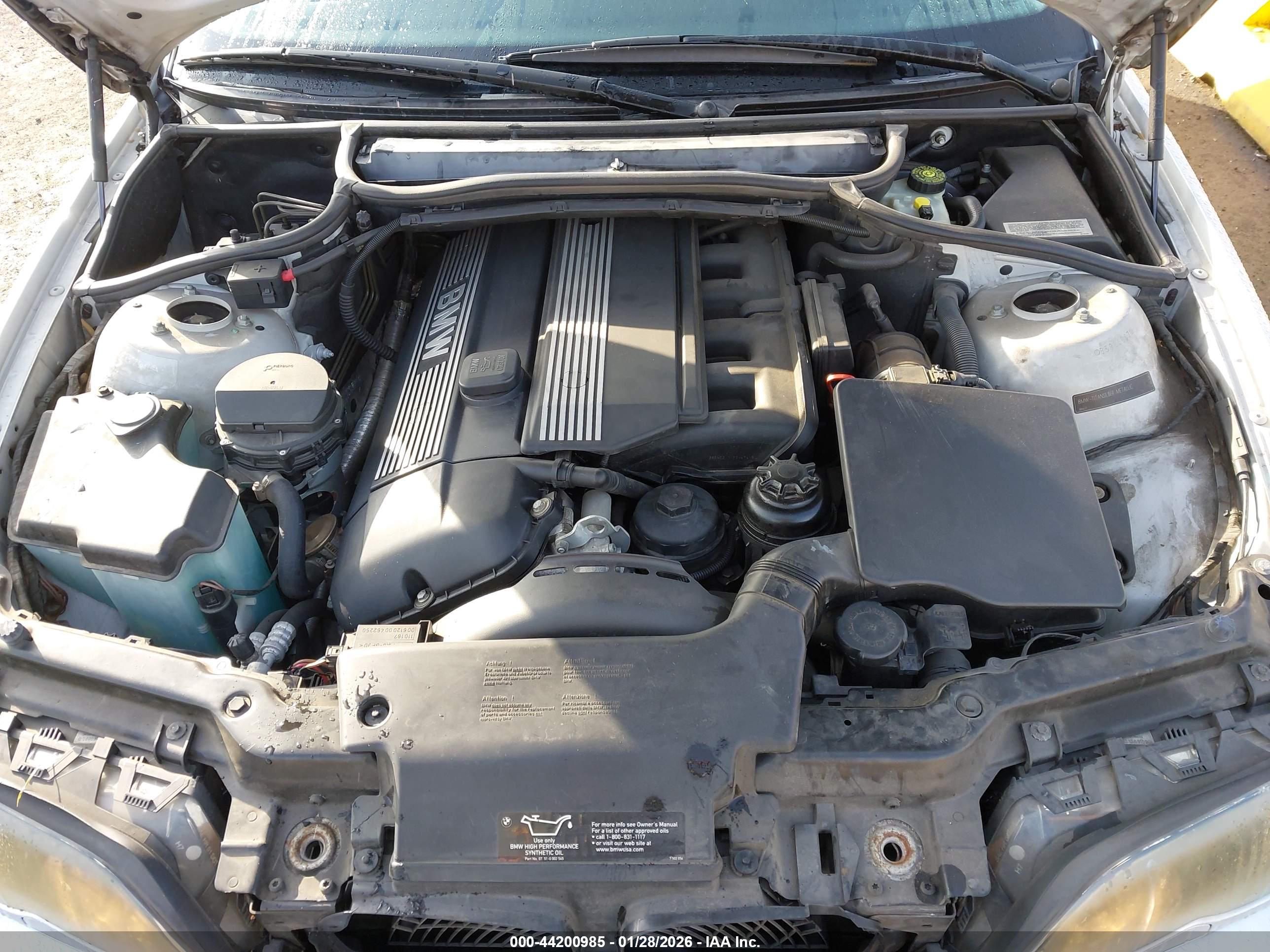 BMW 325XI image 10