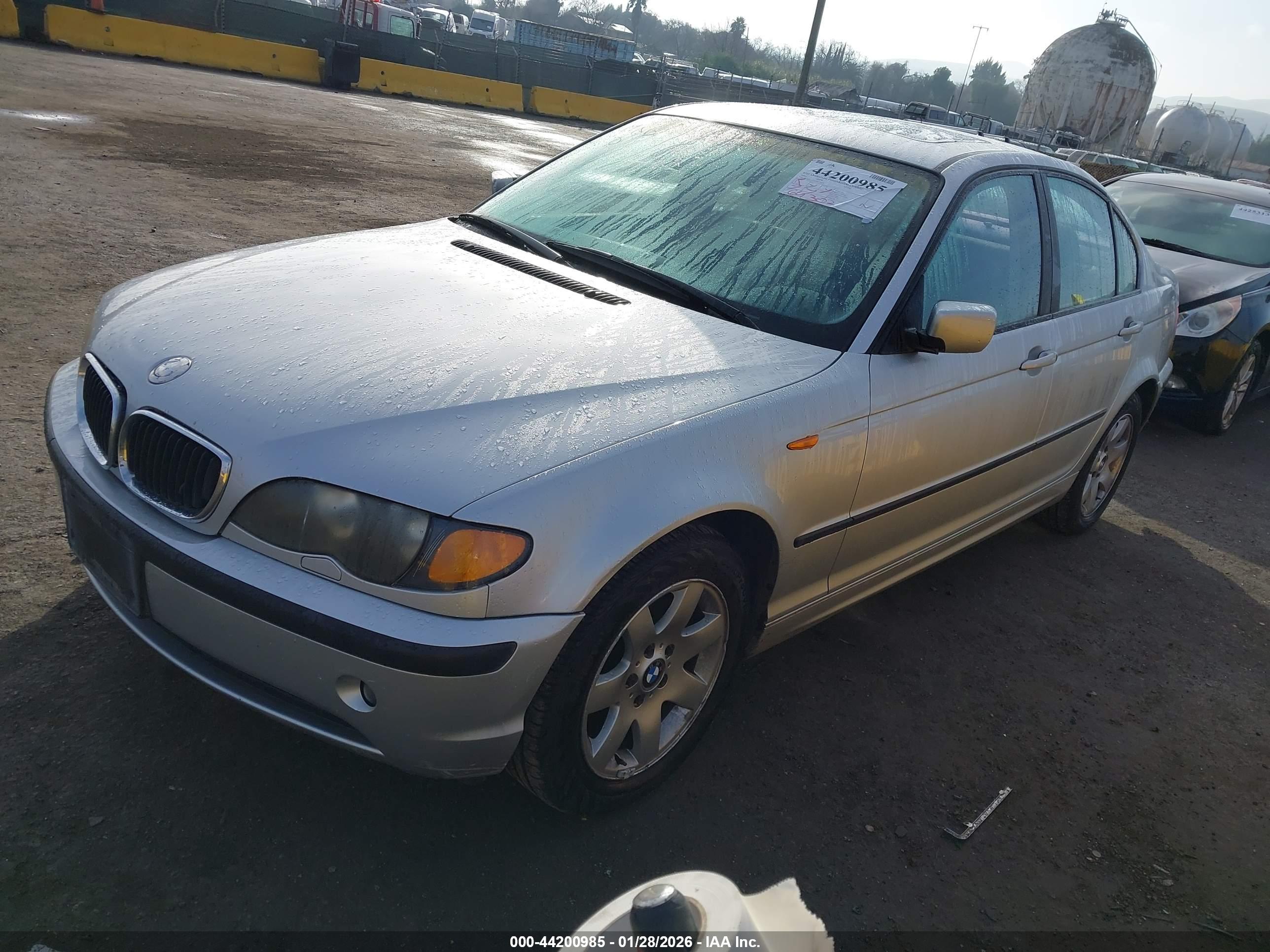 BMW 325XI image 2