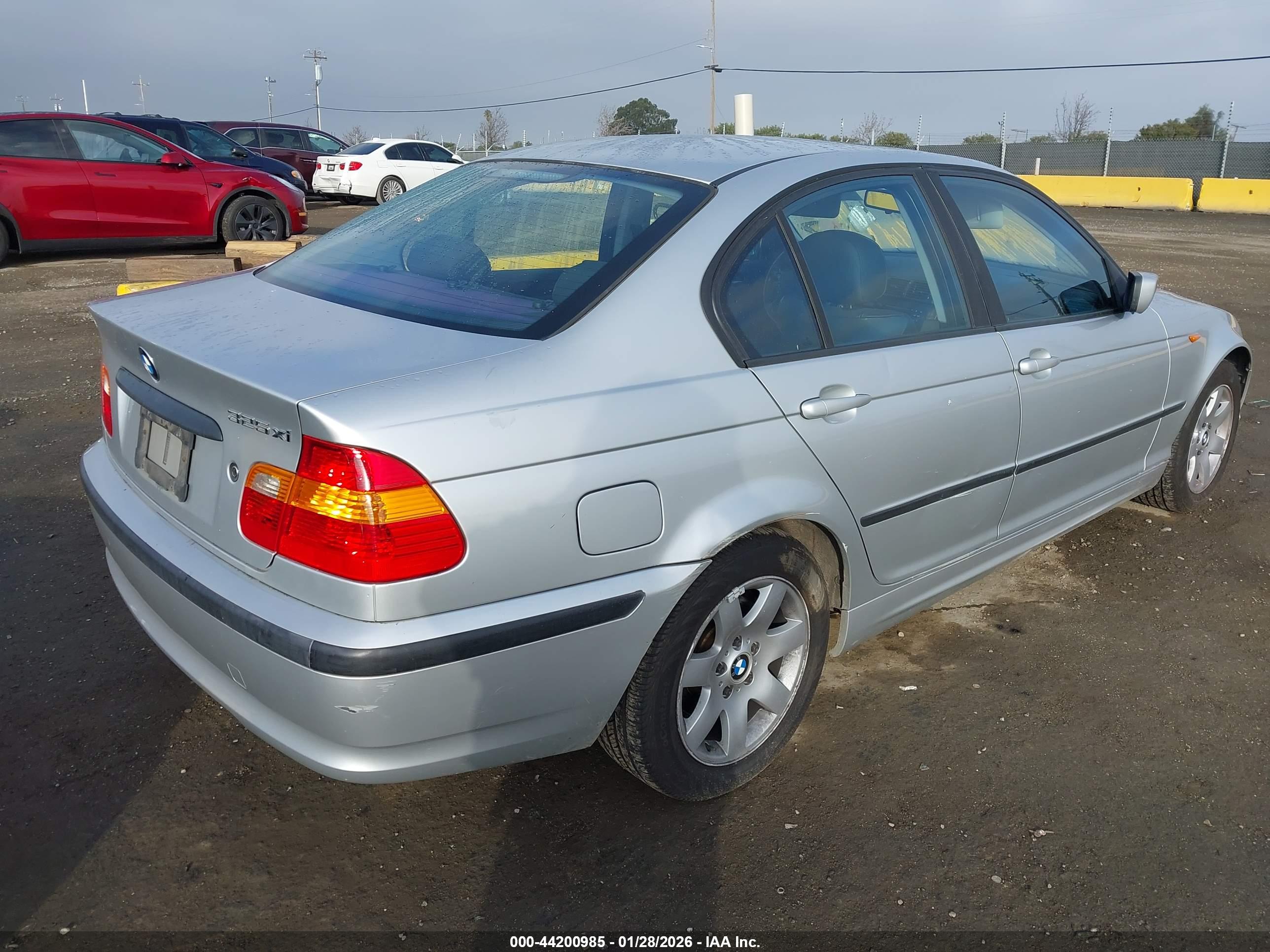 BMW 325XI image 4