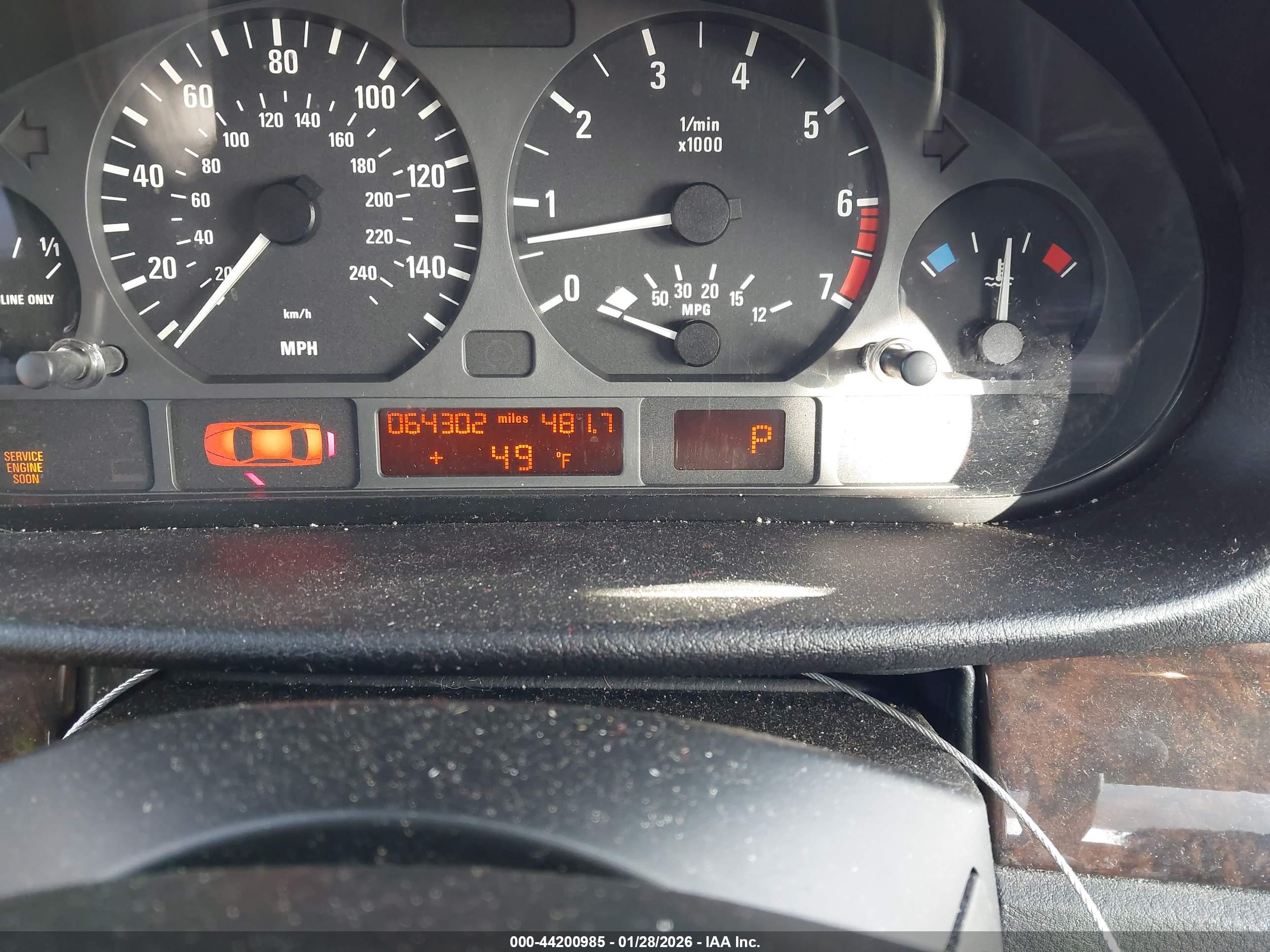 BMW 325XI image 7
