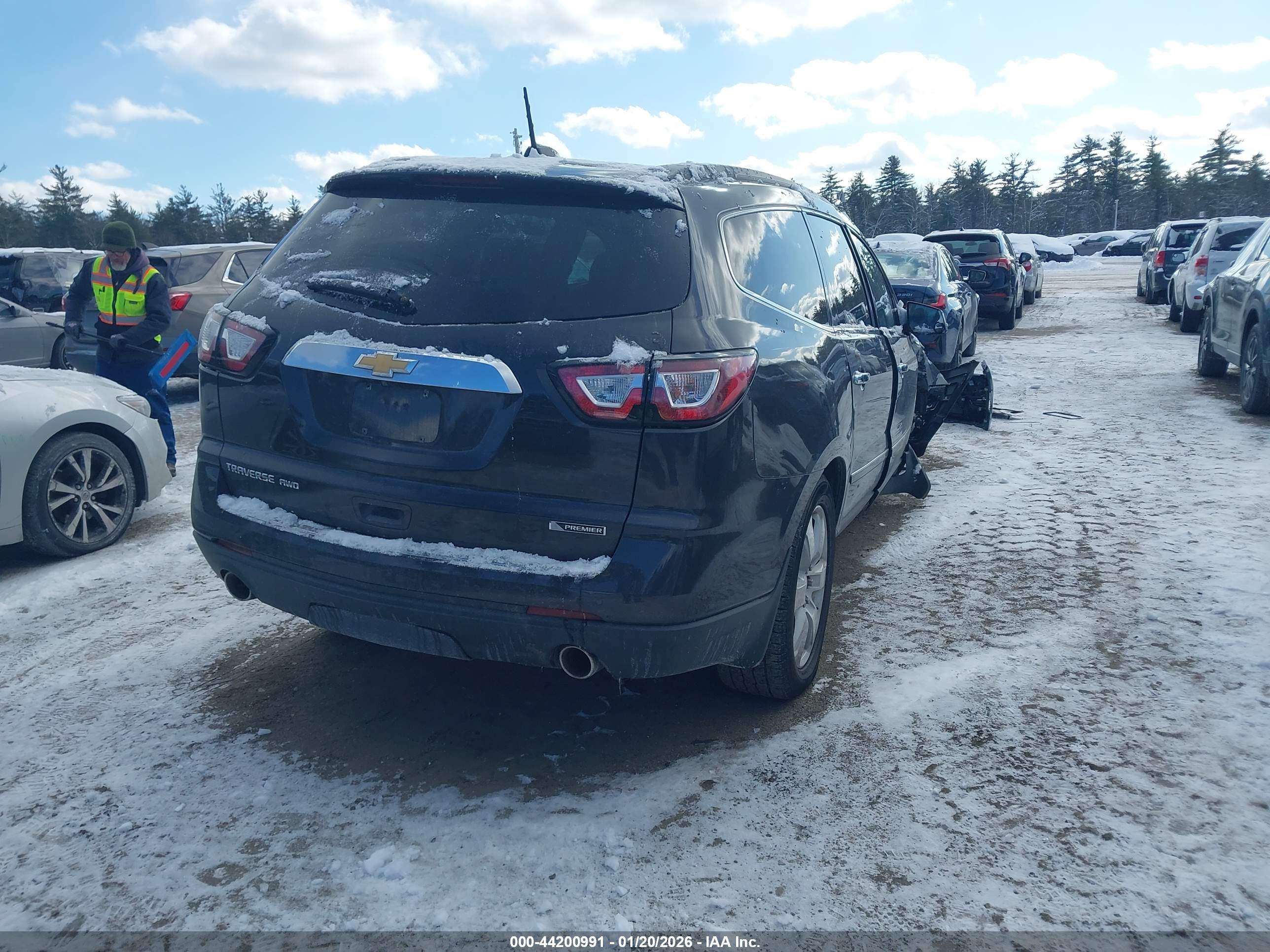 CHEVROLET TRAVERSE image 4