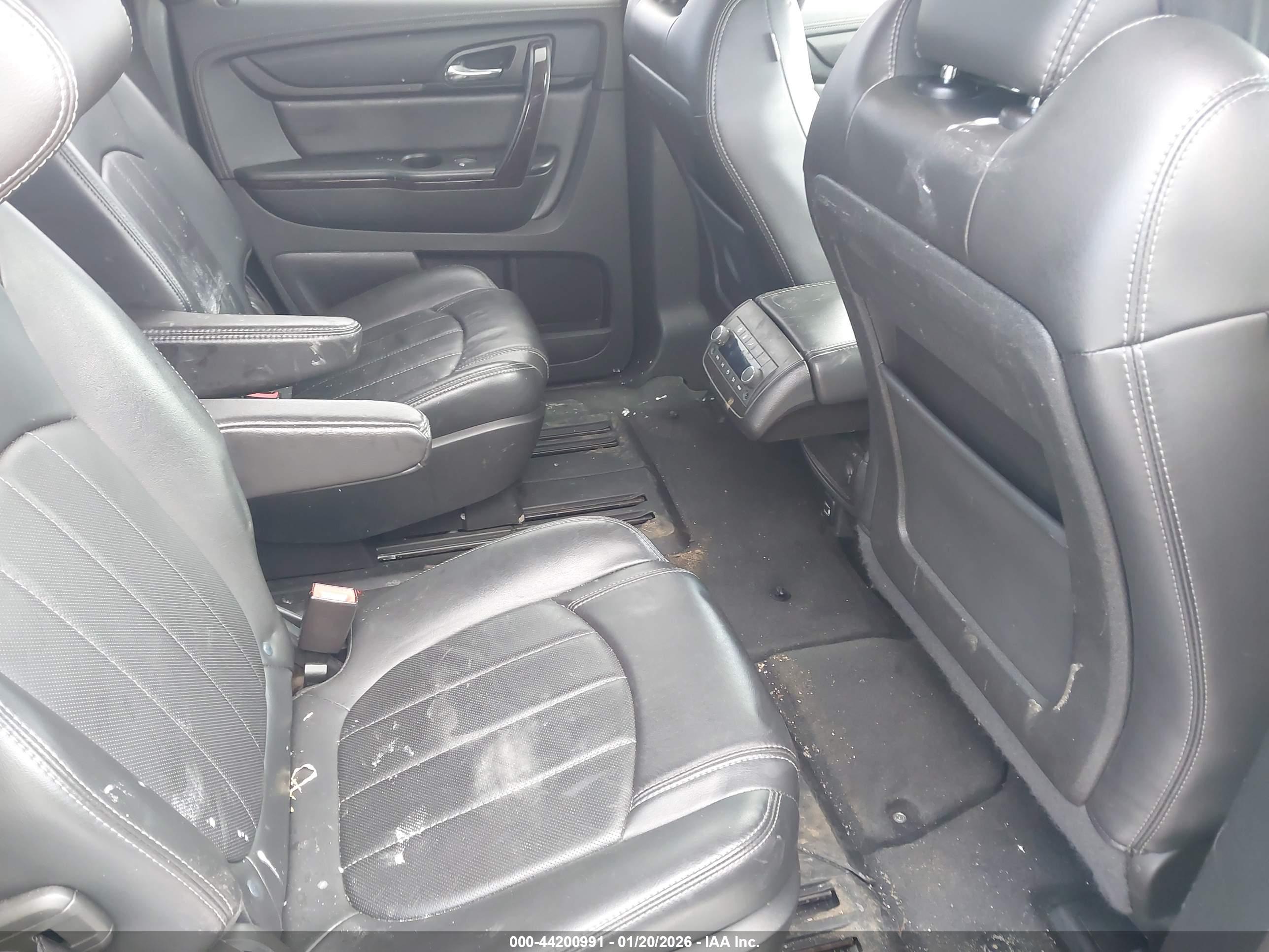 CHEVROLET TRAVERSE image 8