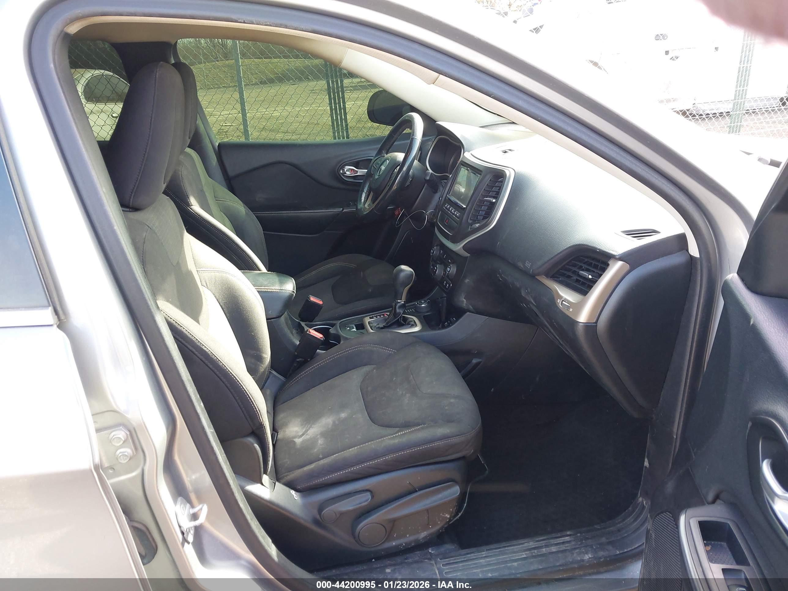 JEEP CHEROKEE image 5