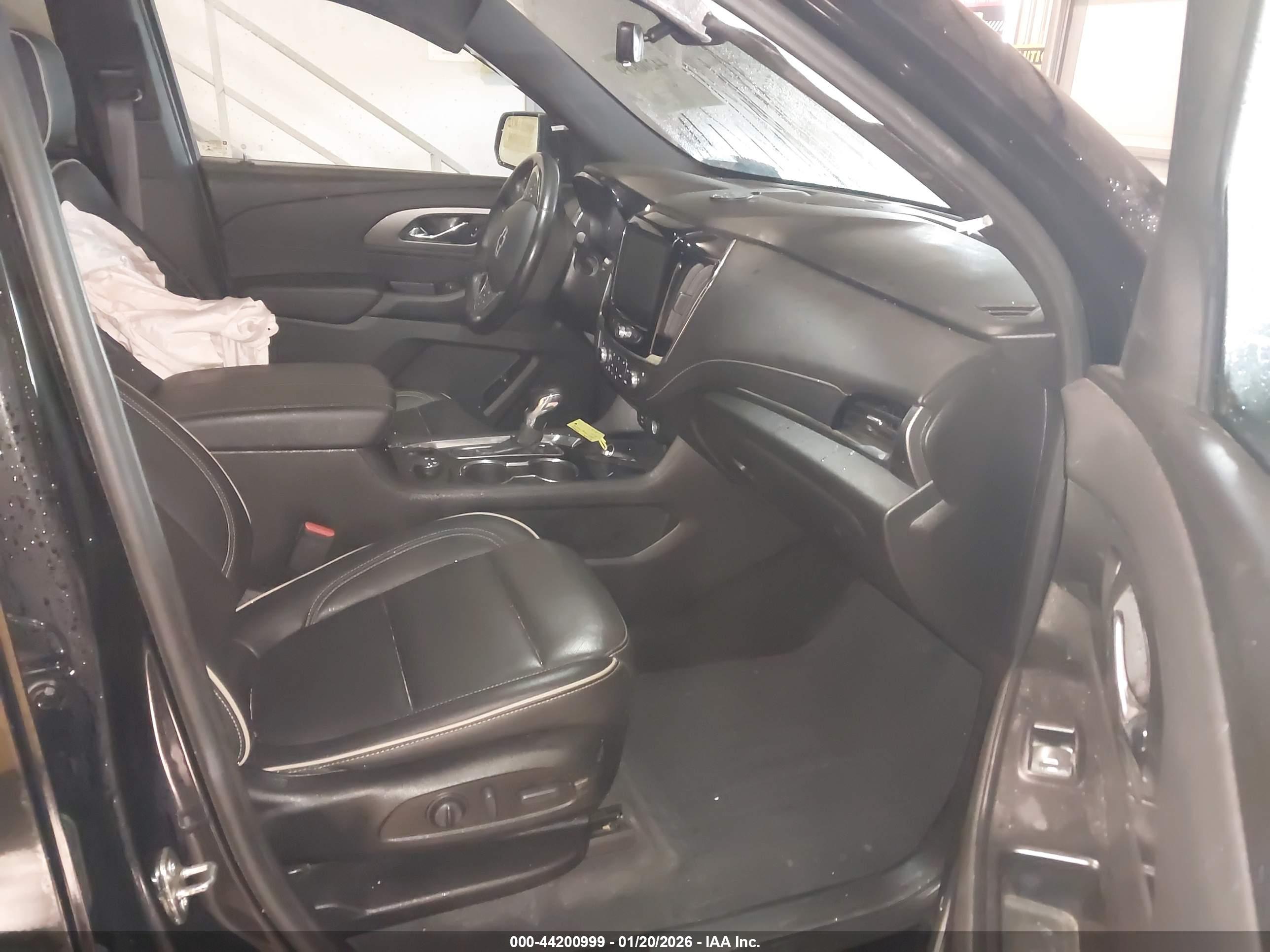 CHEVROLET TRAVERSE image 5