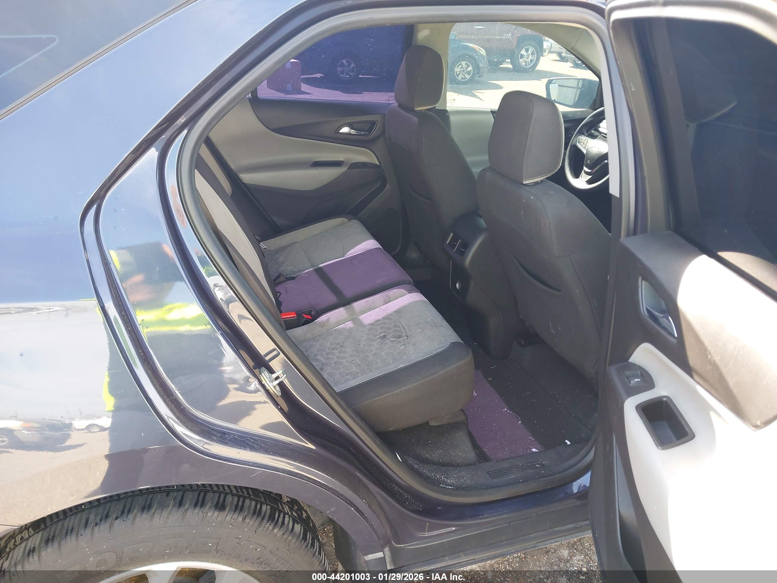 CHEVROLET EQUINOX image 8