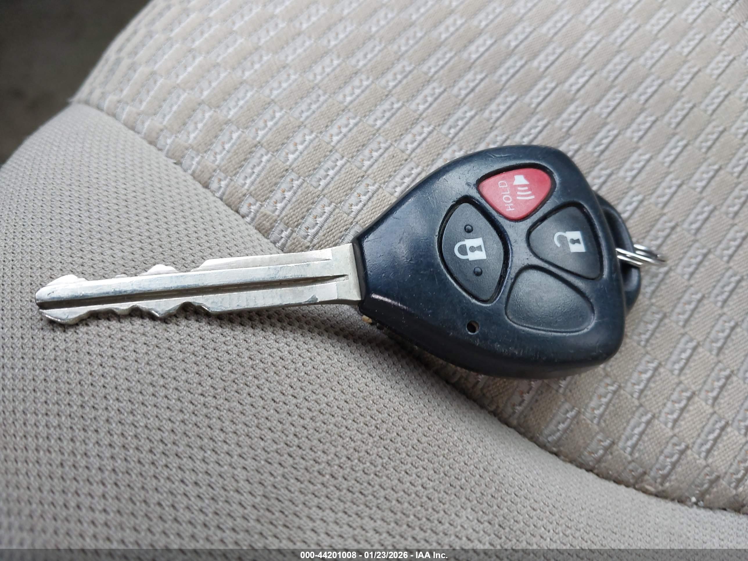 TOYOTA RAV4 image 11