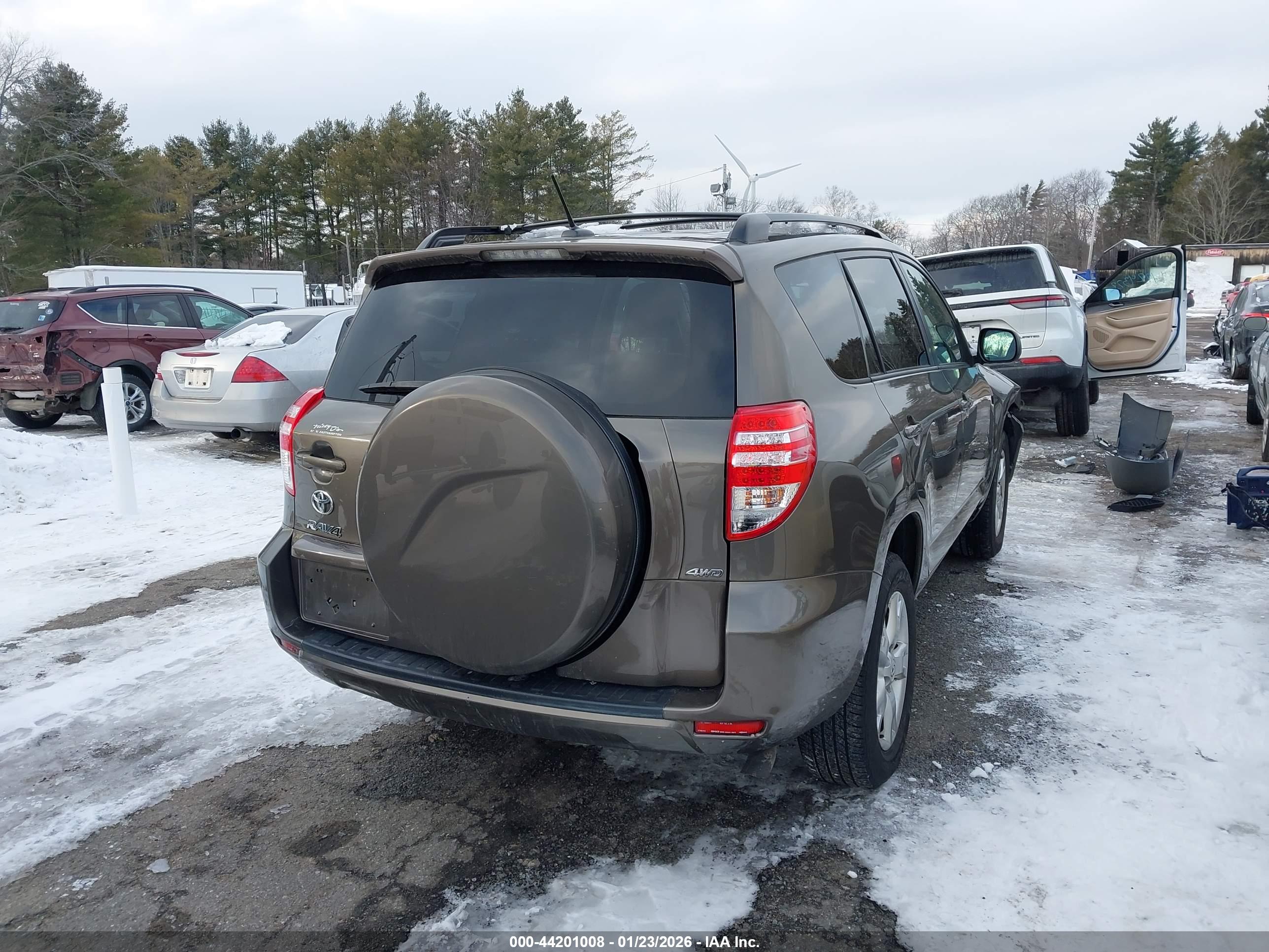 TOYOTA RAV4 image 4