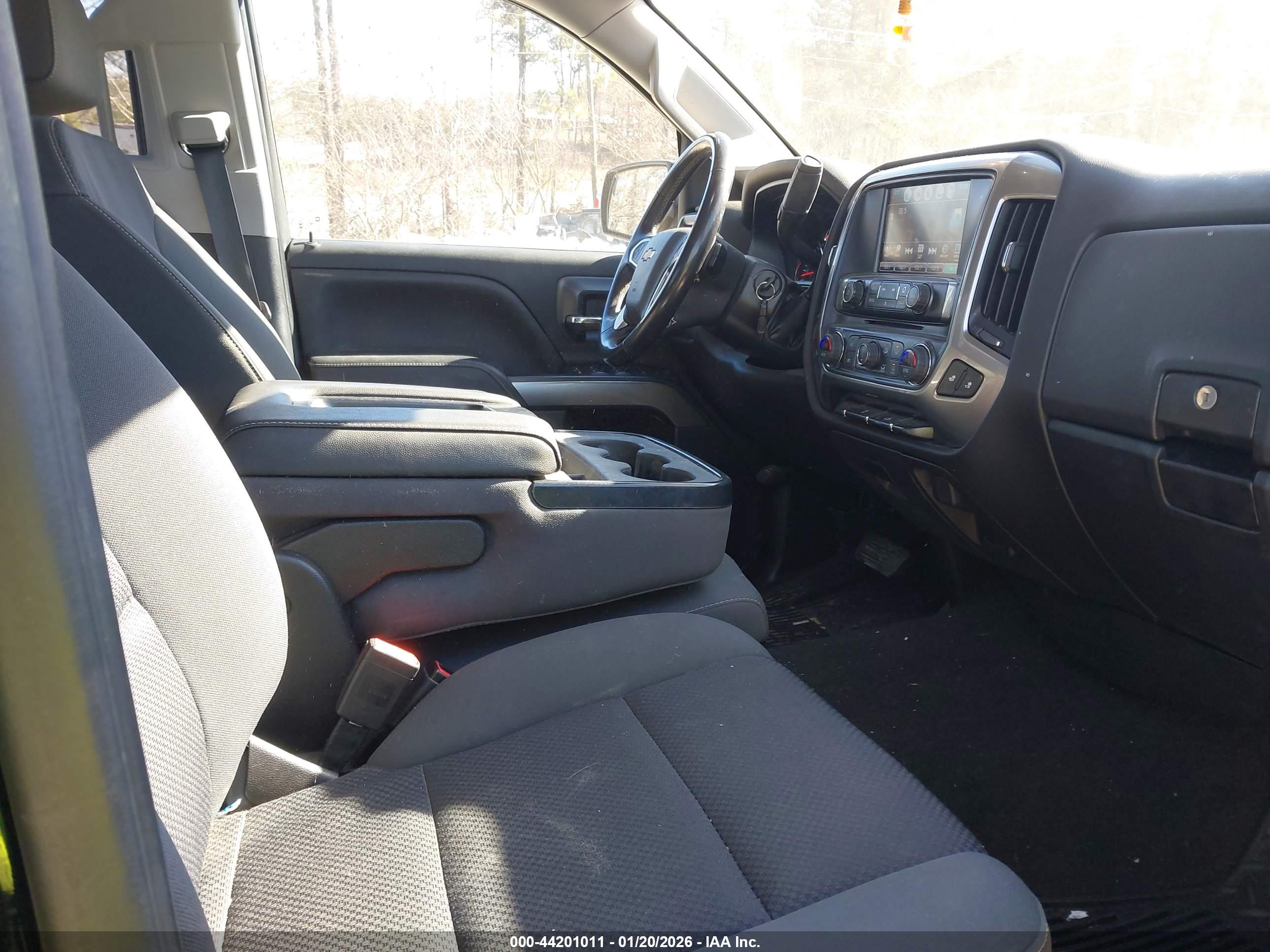 CHEVROLET SILVERADO image 5