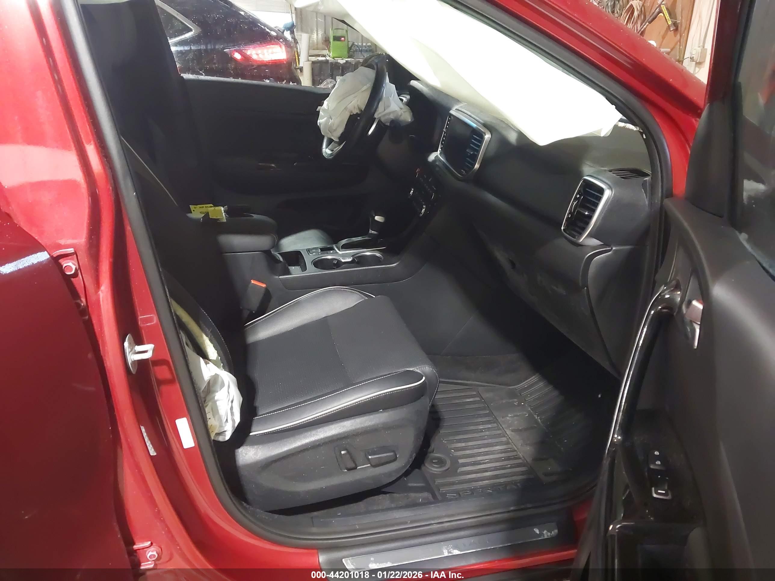 KIA SPORTAGE image 5
