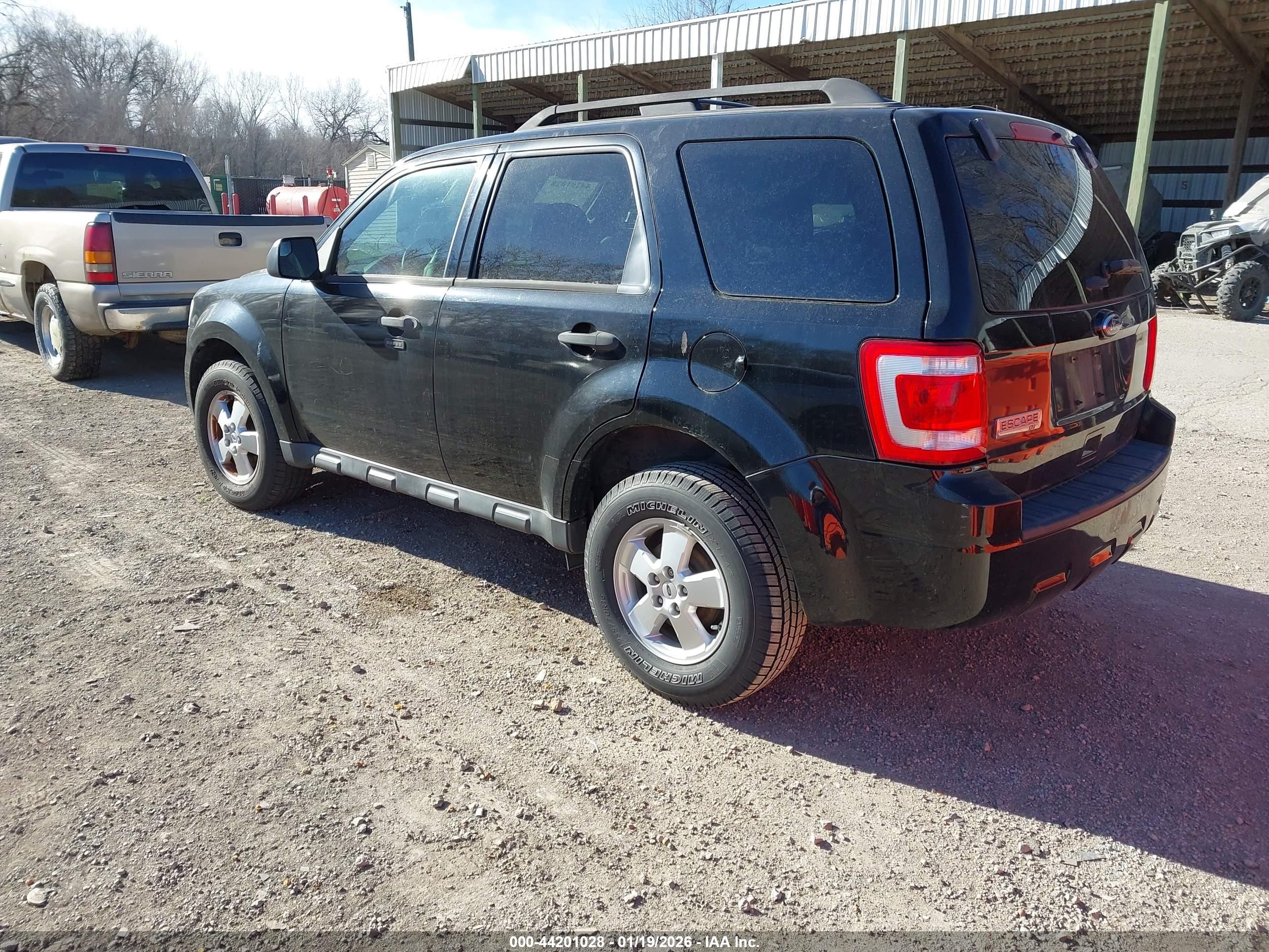 FORD ESCAPE image 3