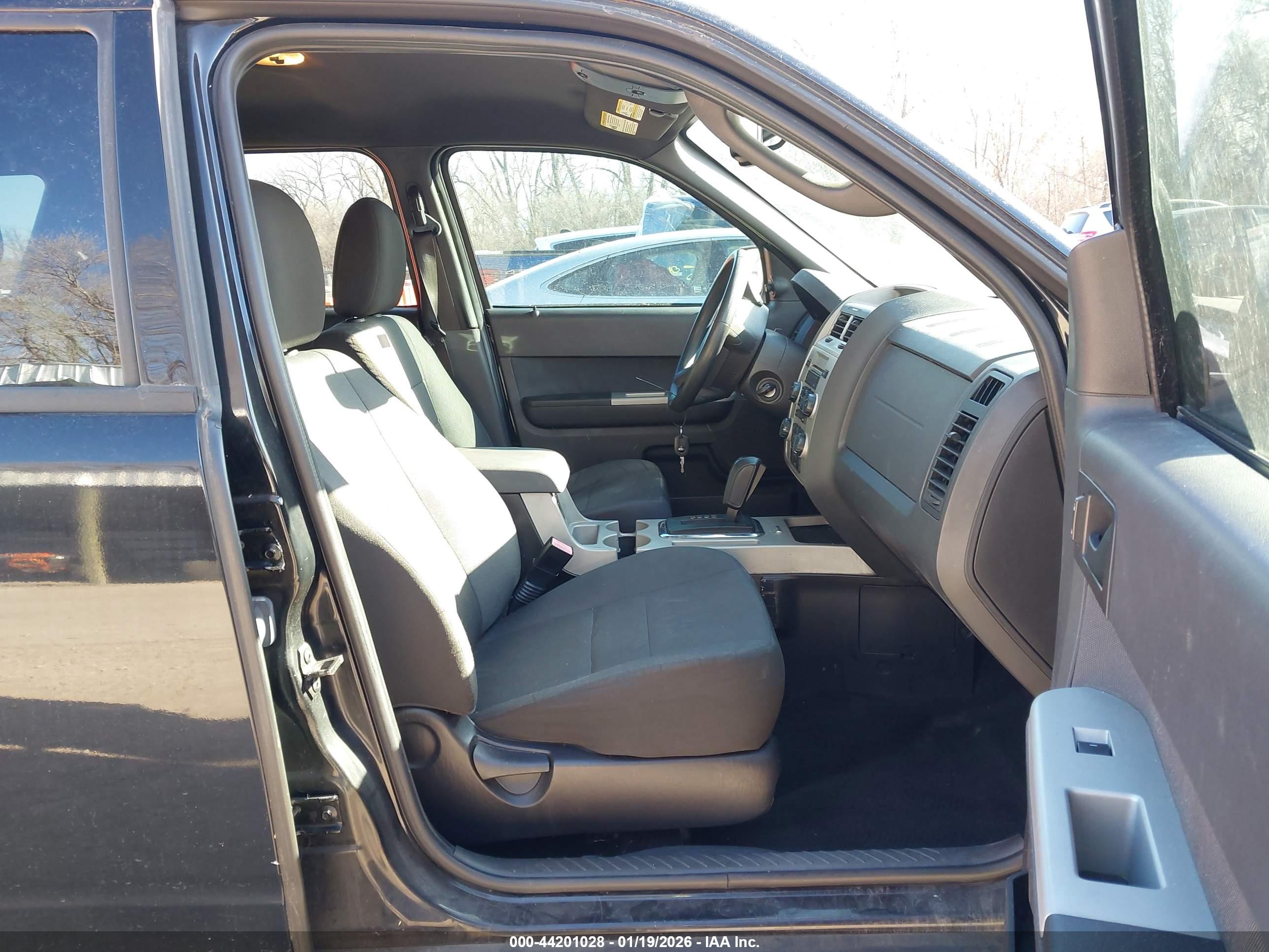 FORD ESCAPE image 5