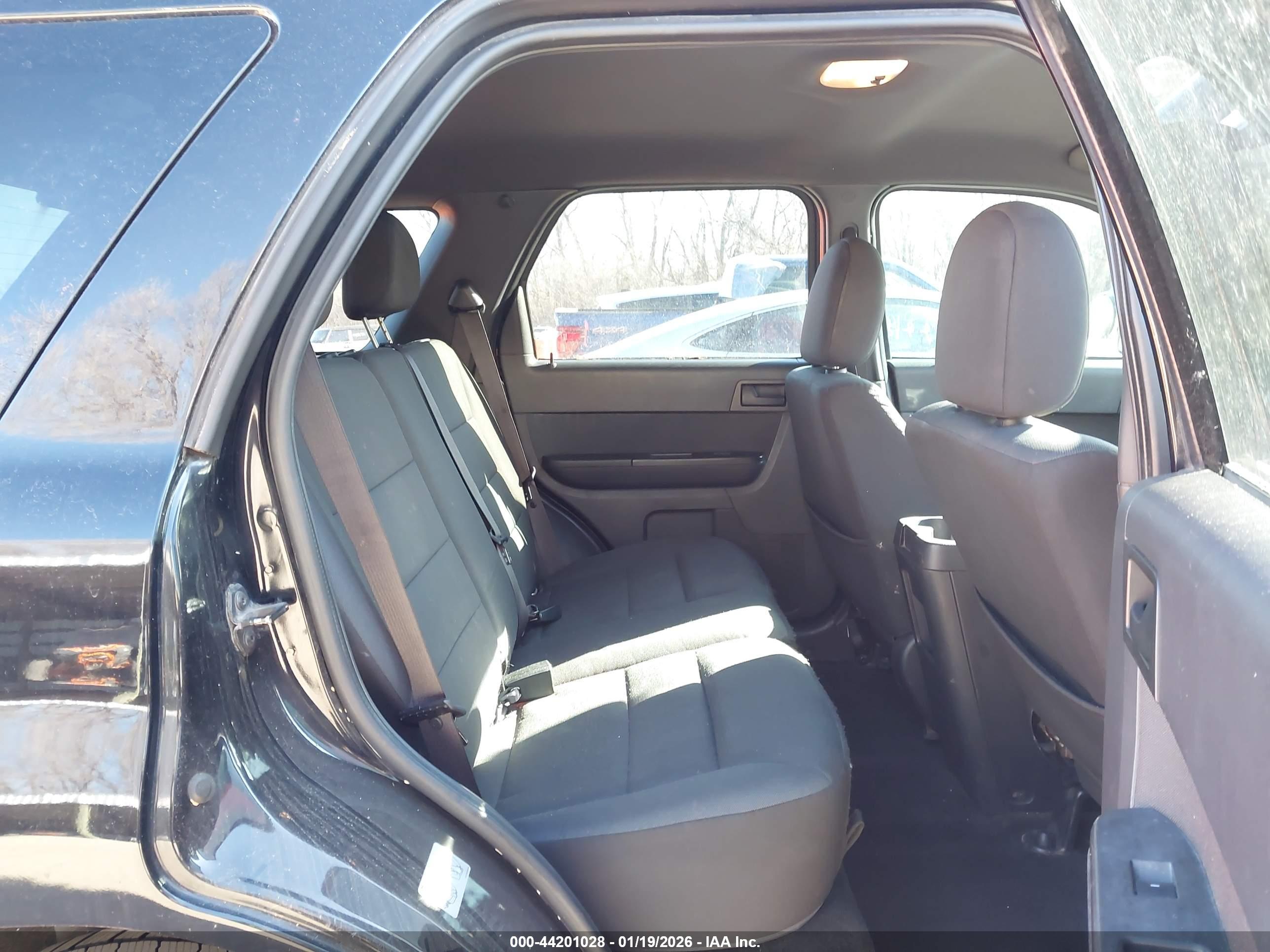 FORD ESCAPE image 8