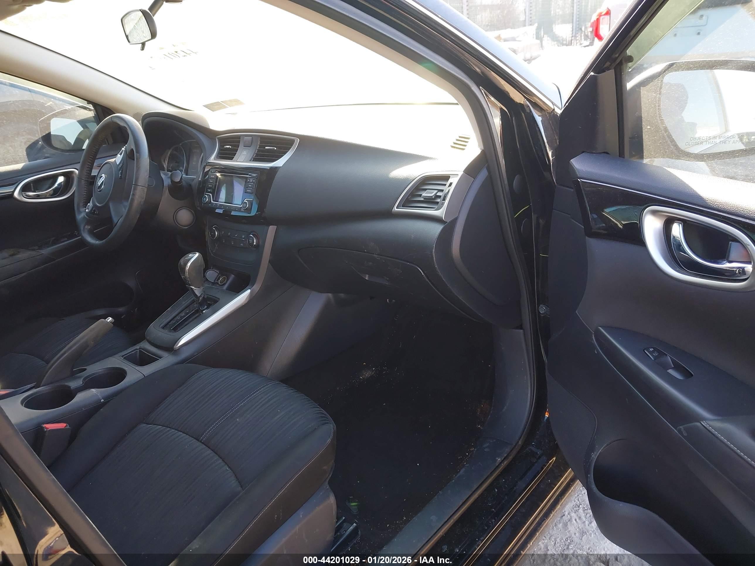 NISSAN SENTRA image 5