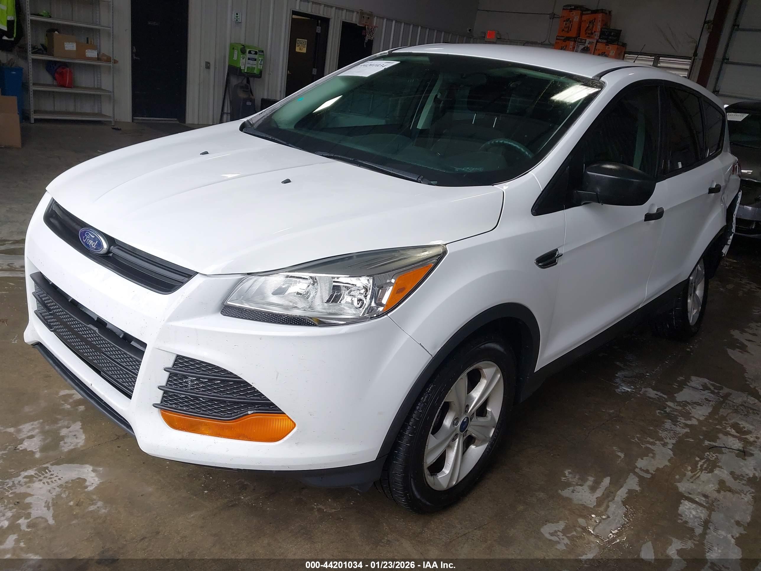 FORD ESCAPE image 2