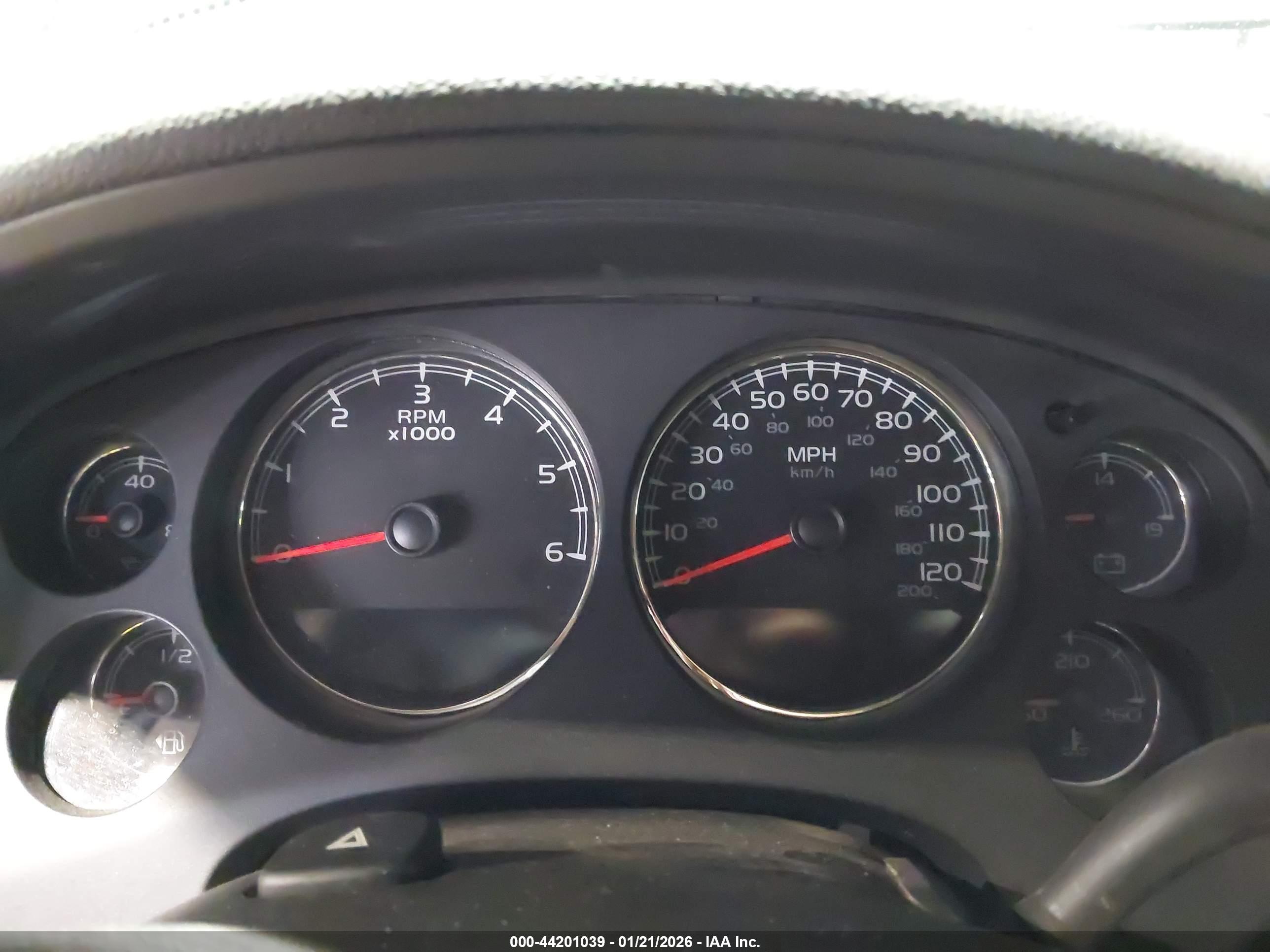 CHEVROLET SILVERADO image 7