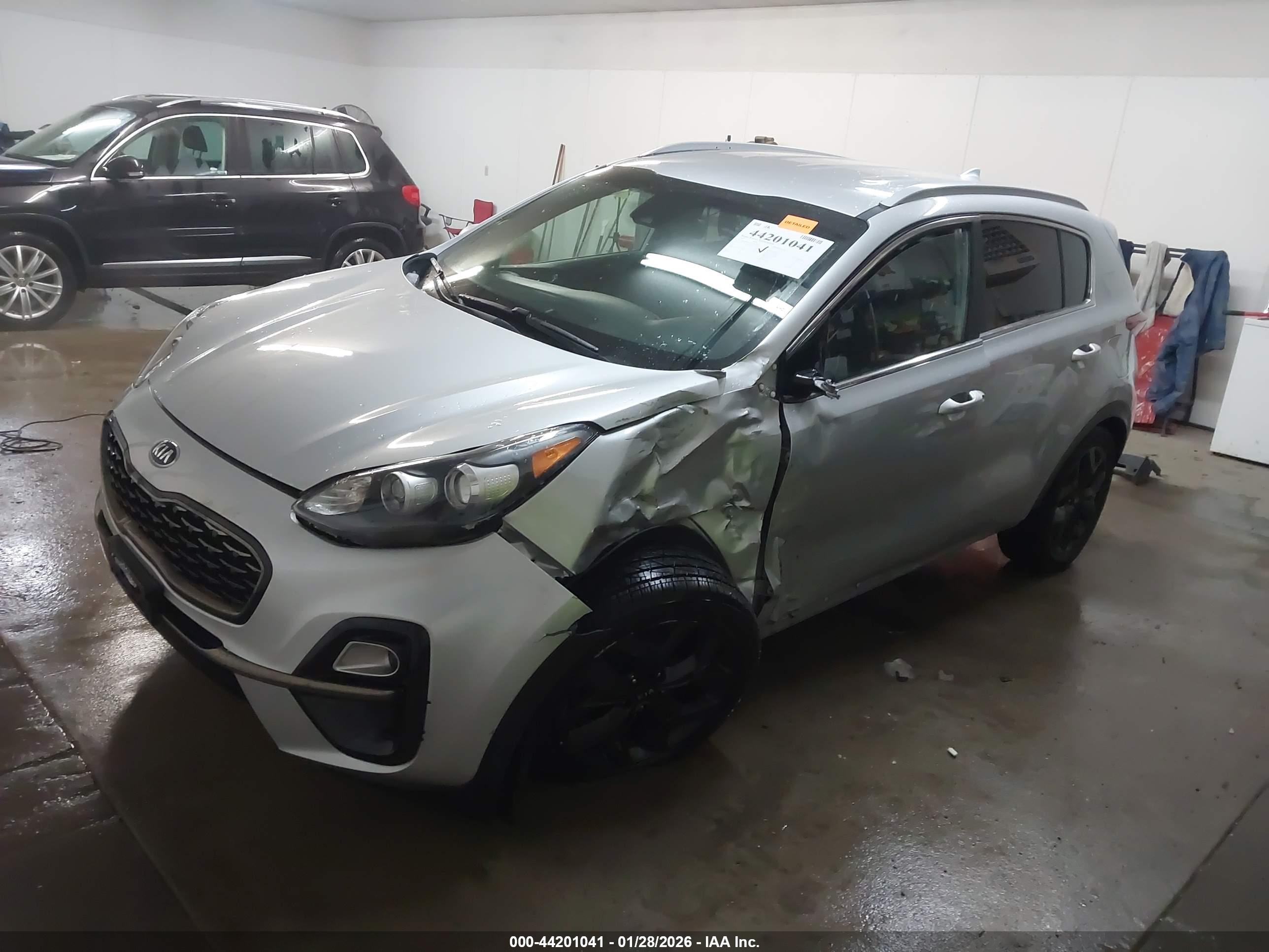 KIA SPORTAGE image 2