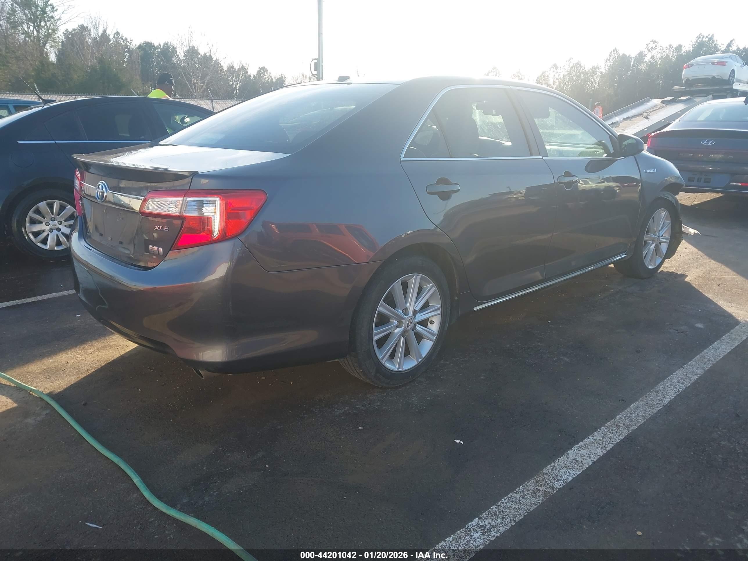 TOYOTA CAMRY image 4