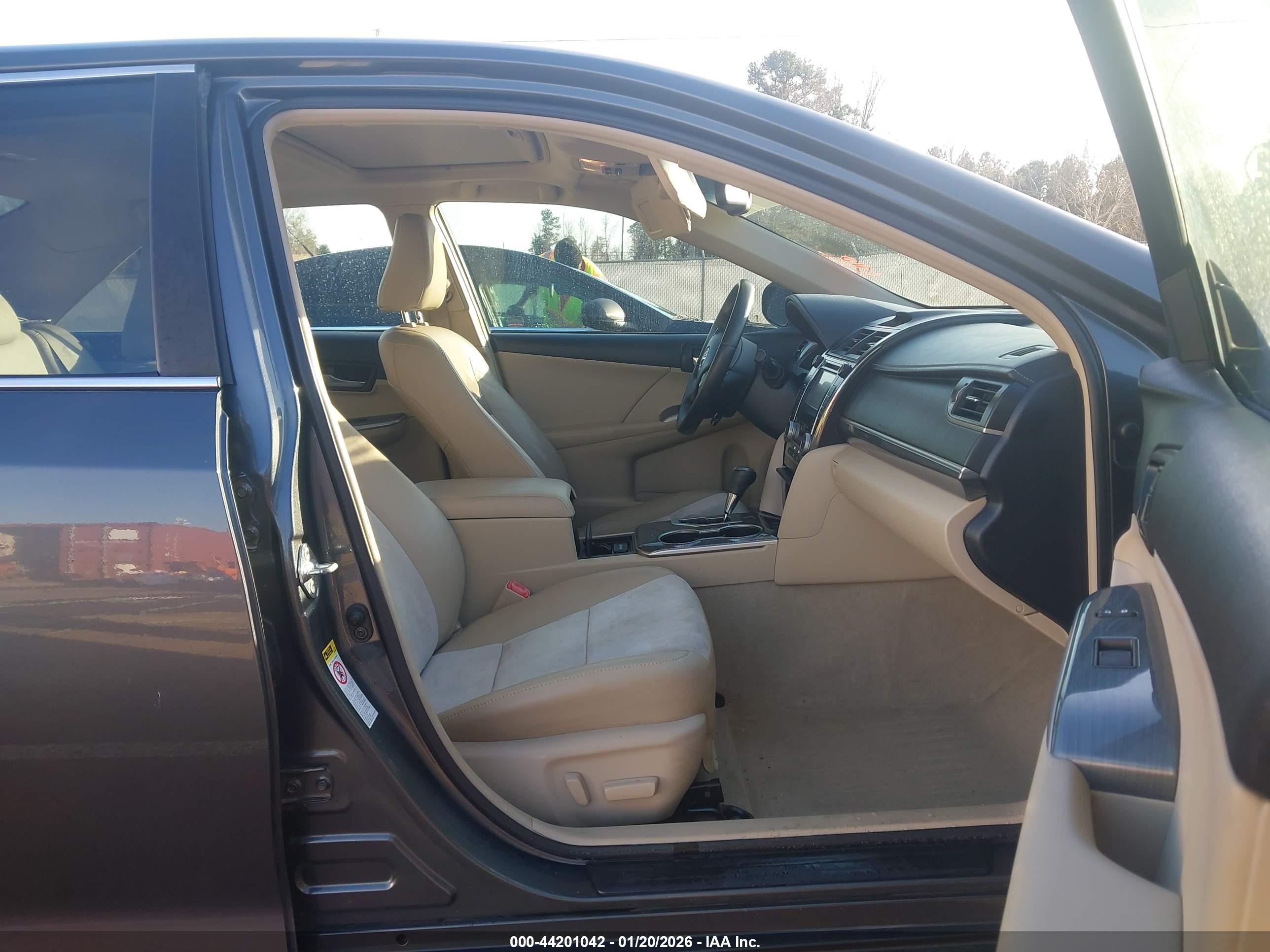 TOYOTA CAMRY image 5