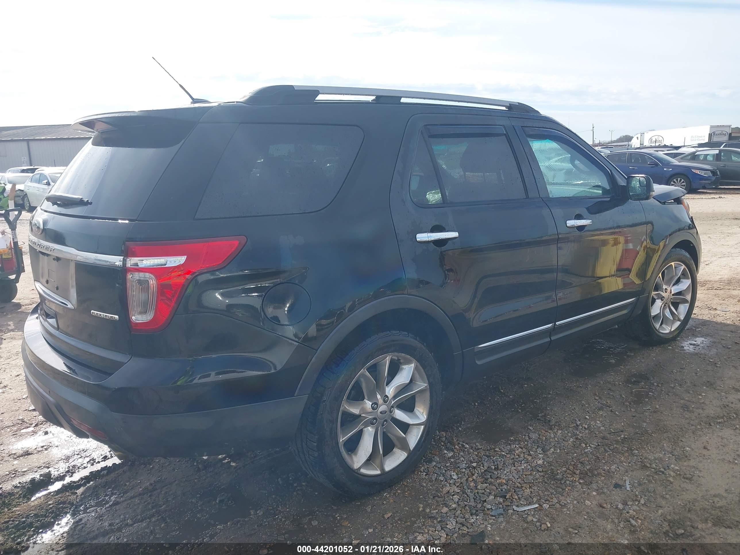 FORD EXPLORER image 4