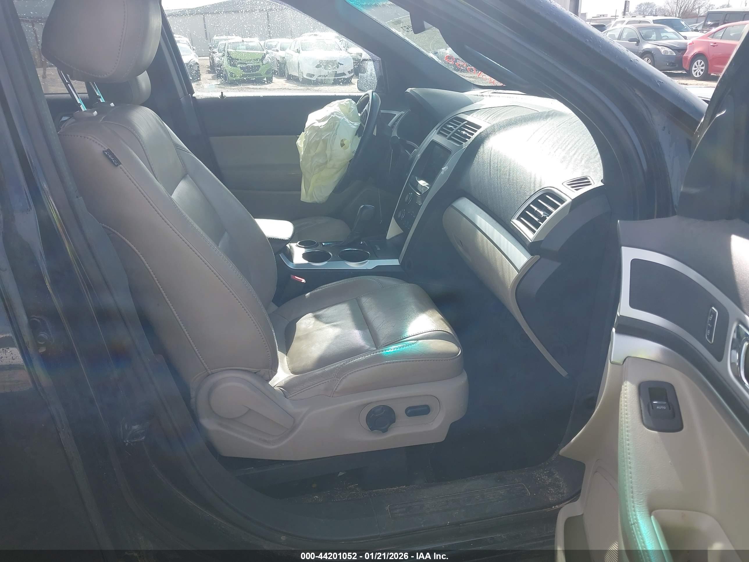 FORD EXPLORER image 5