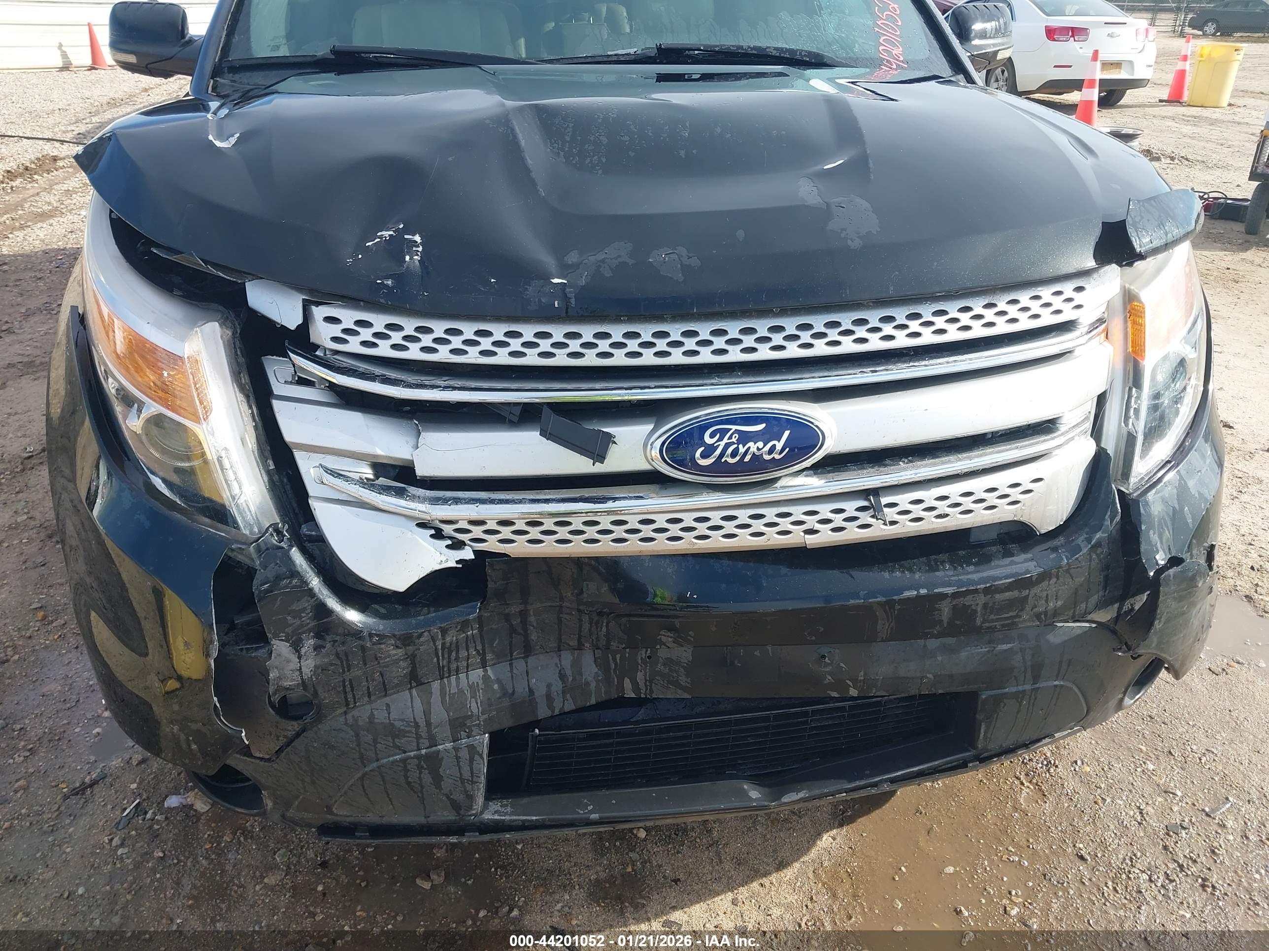FORD EXPLORER image 6