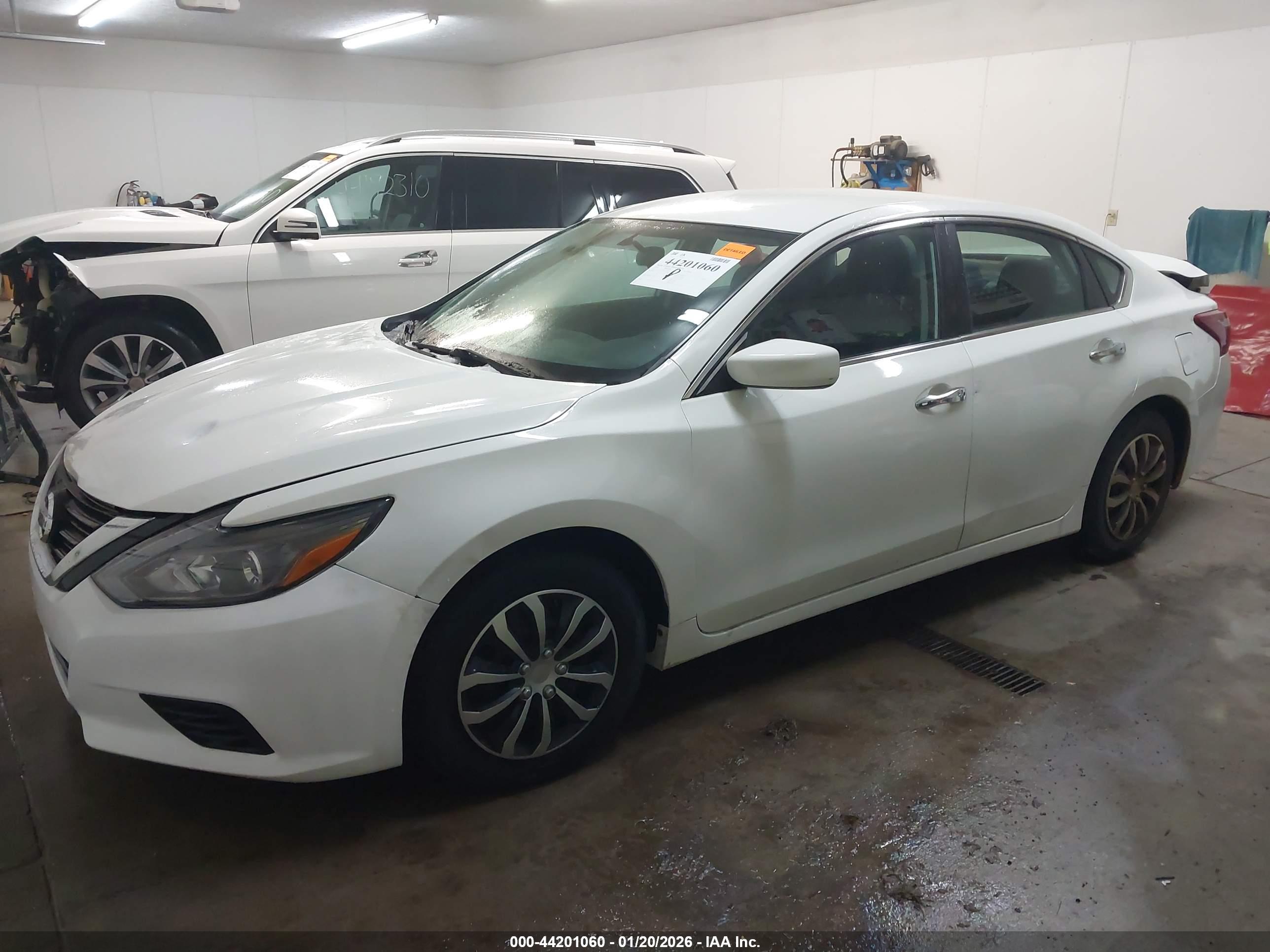 NISSAN ALTIMA image 2