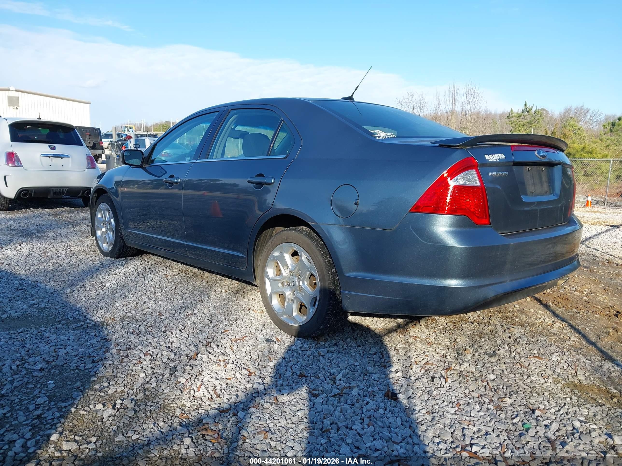 FORD FUSION image 3