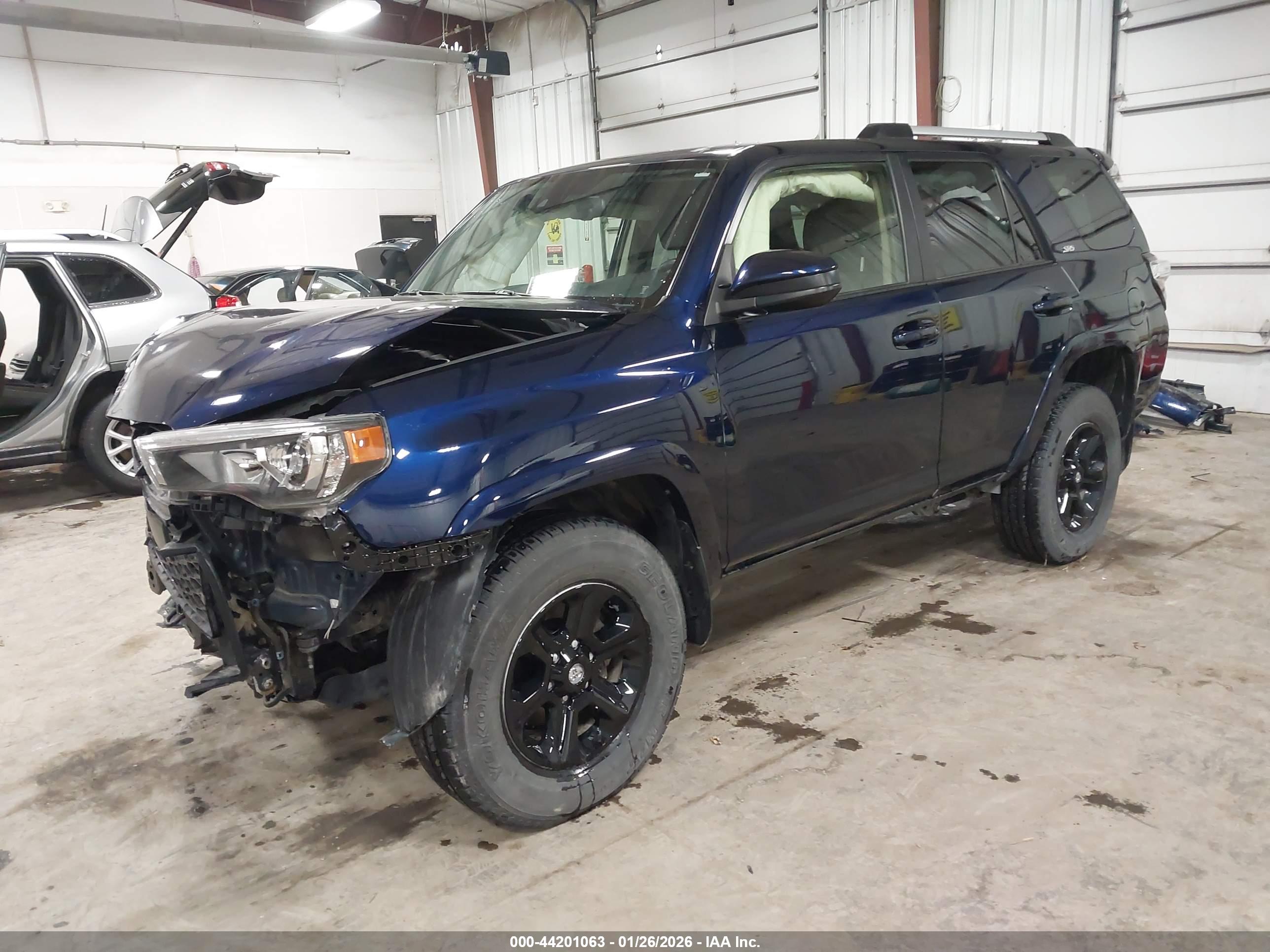 TOYOTA 4RUNNER image 2