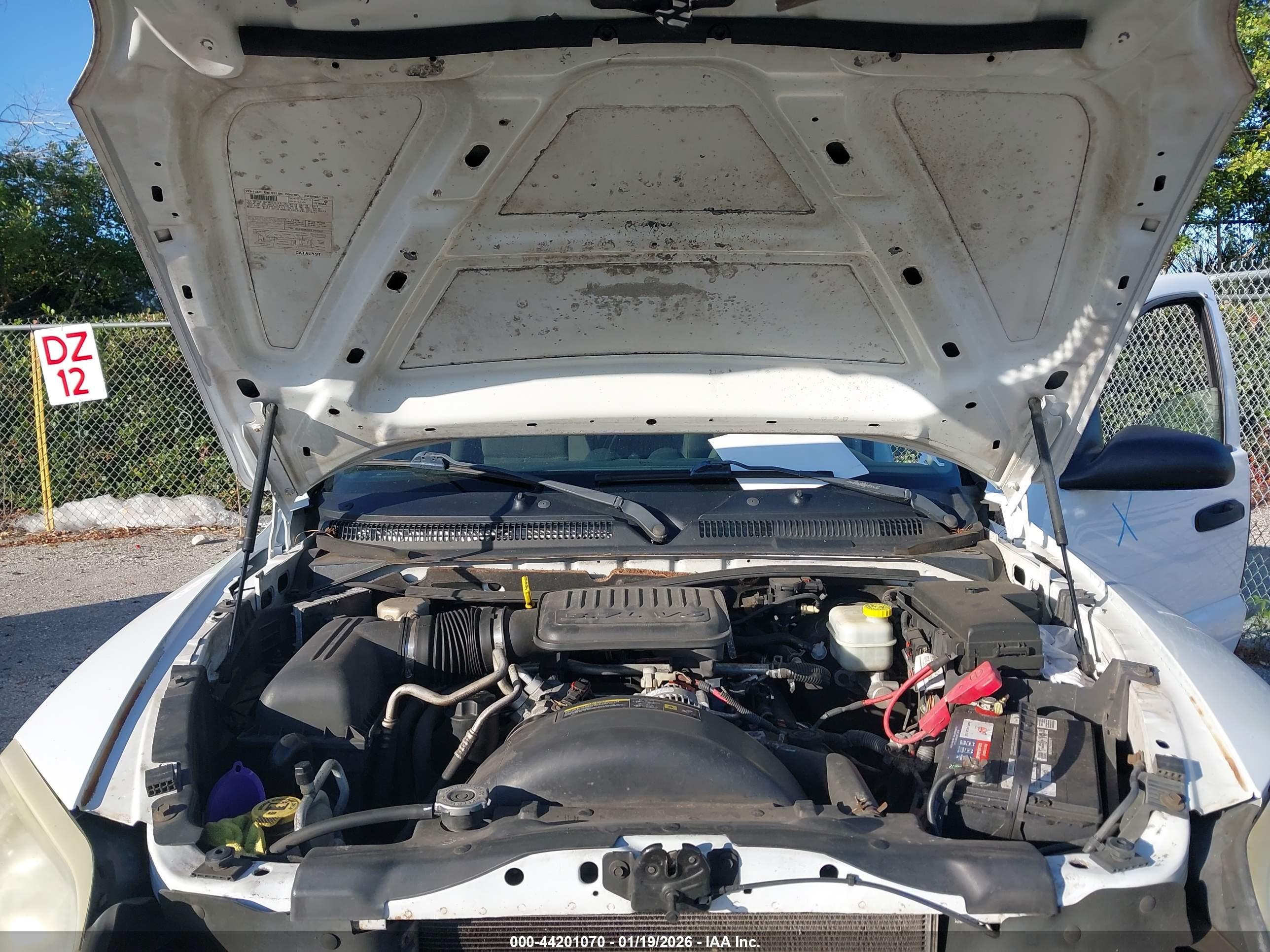 MITSUBISHI RAIDER image 10