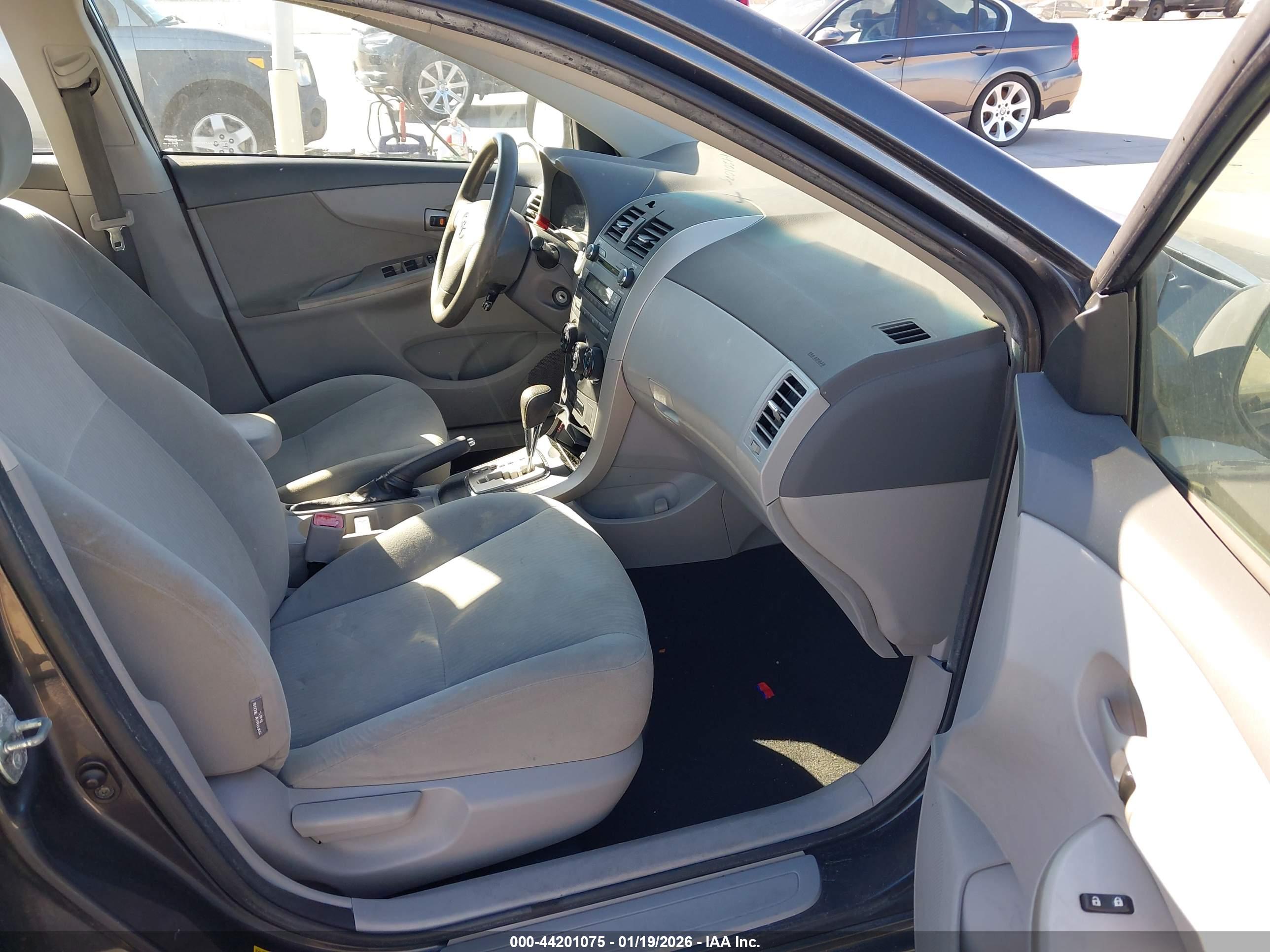 TOYOTA COROLLA image 5