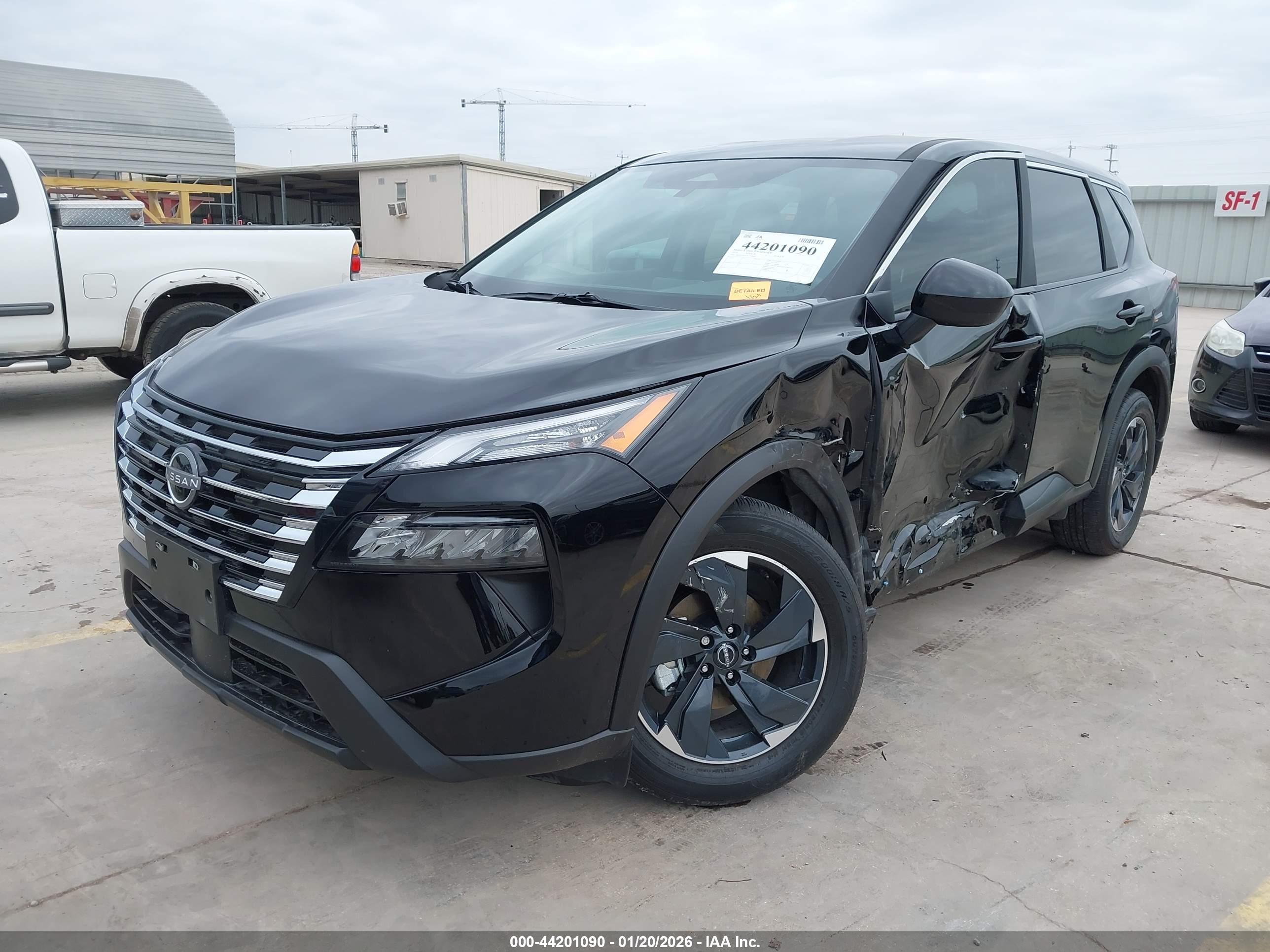 NISSAN ROGUE image 2