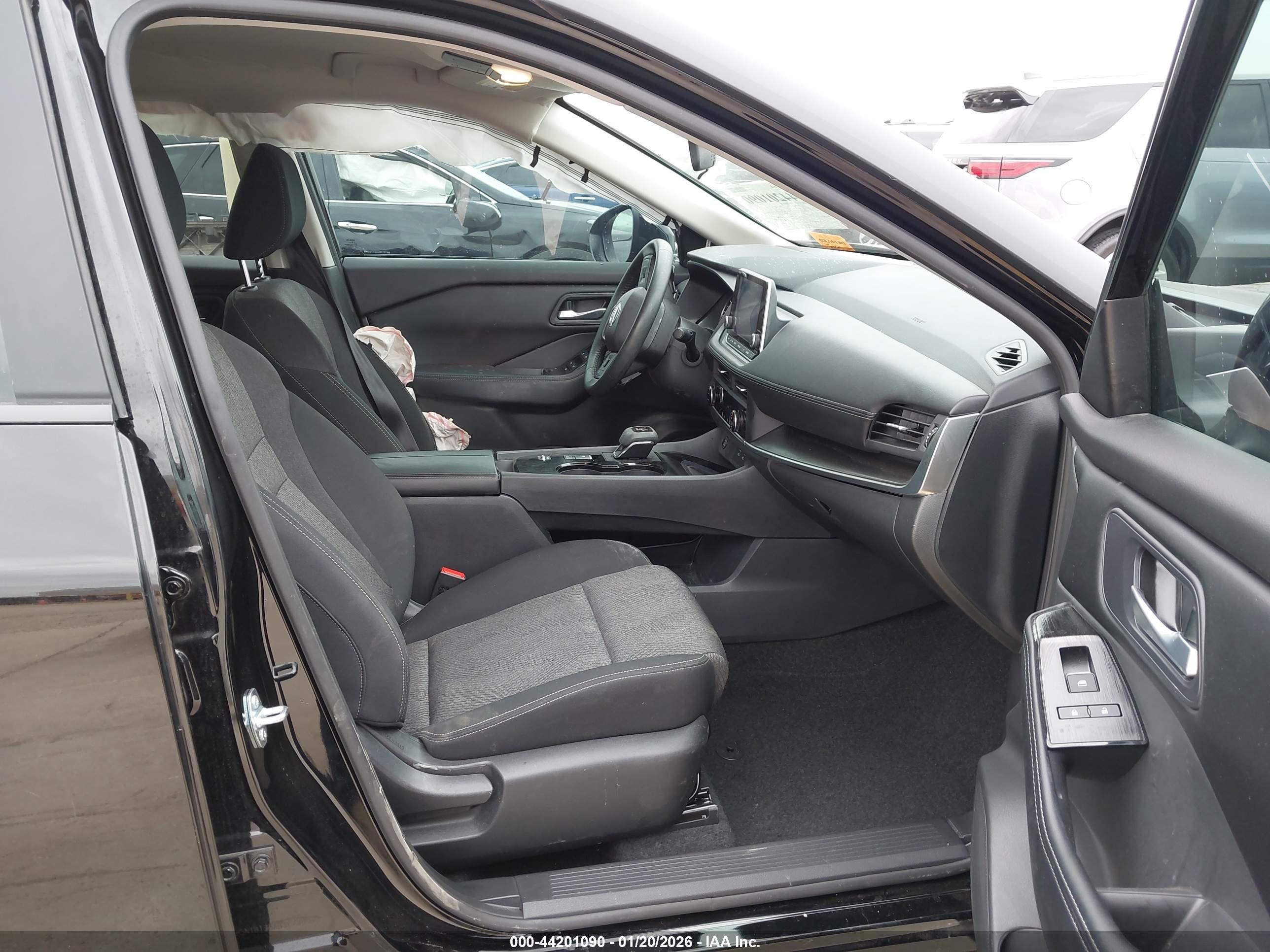 NISSAN ROGUE image 5